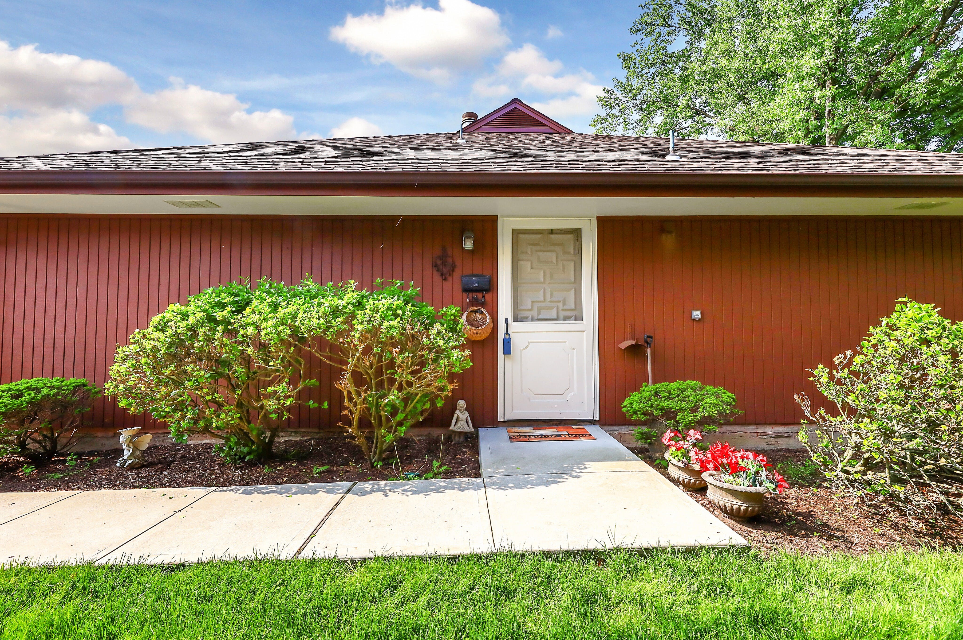 27-4 Tamaron Drive 