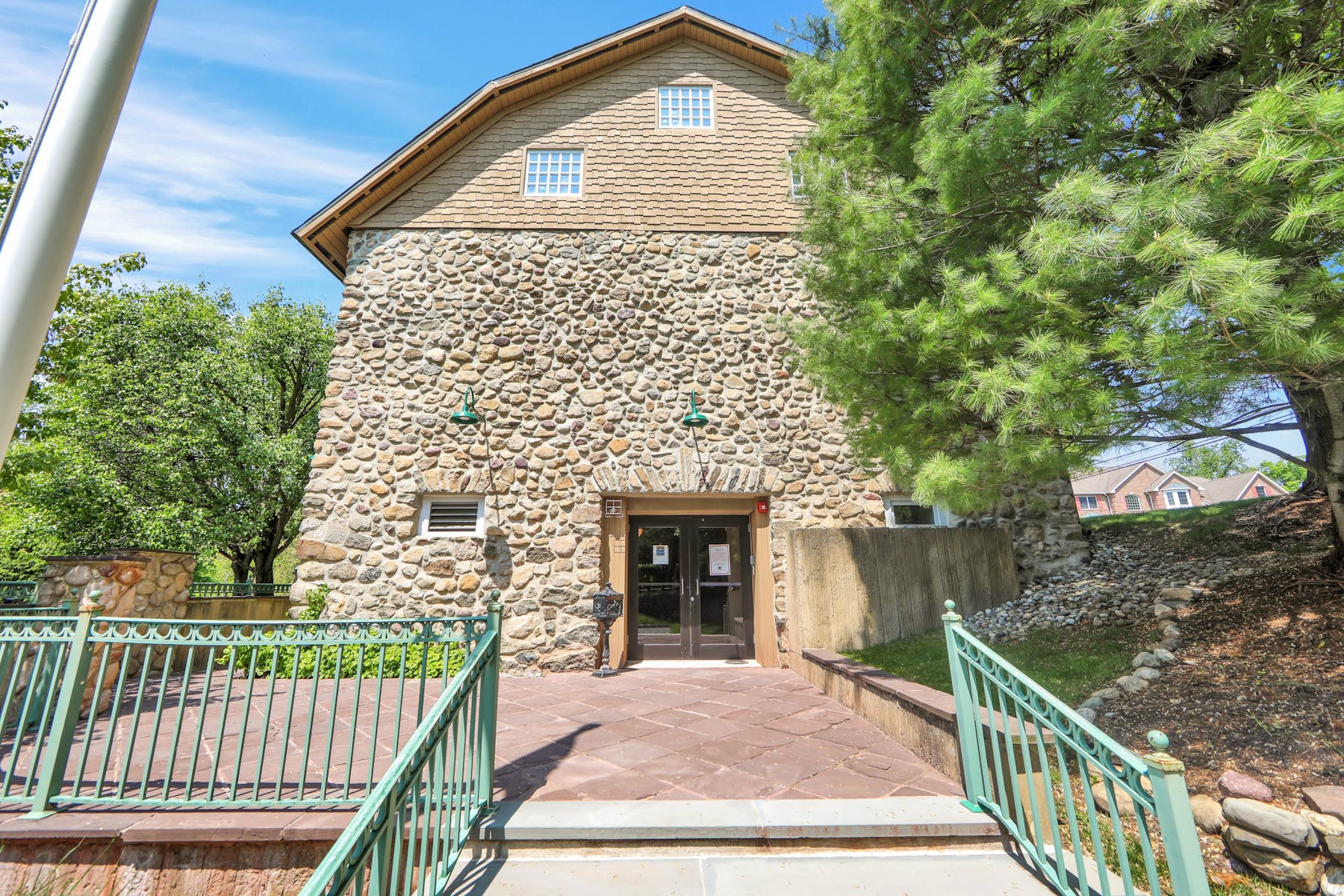 1295 Paddington Road 