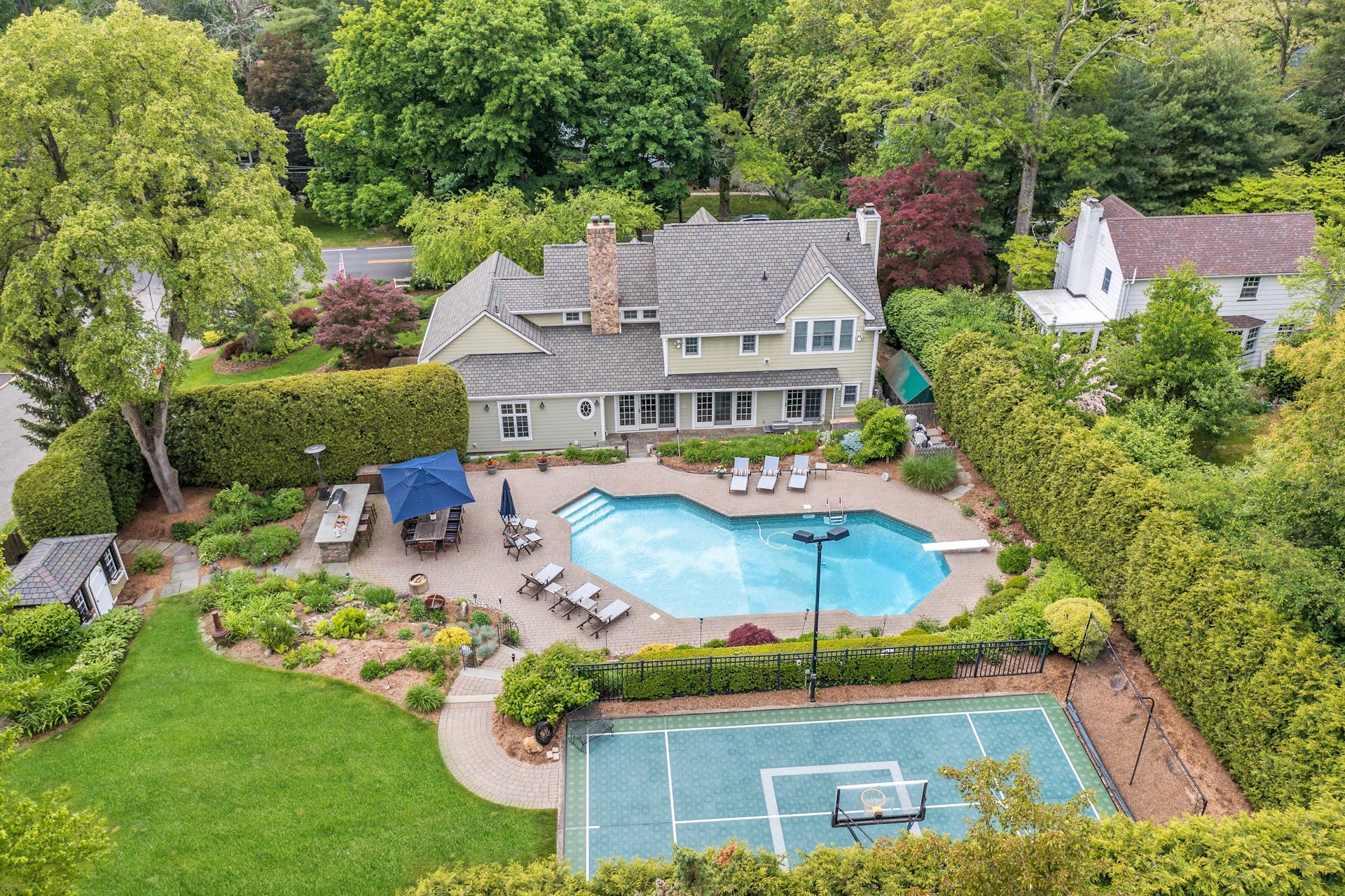 511 East Saddle River Road 