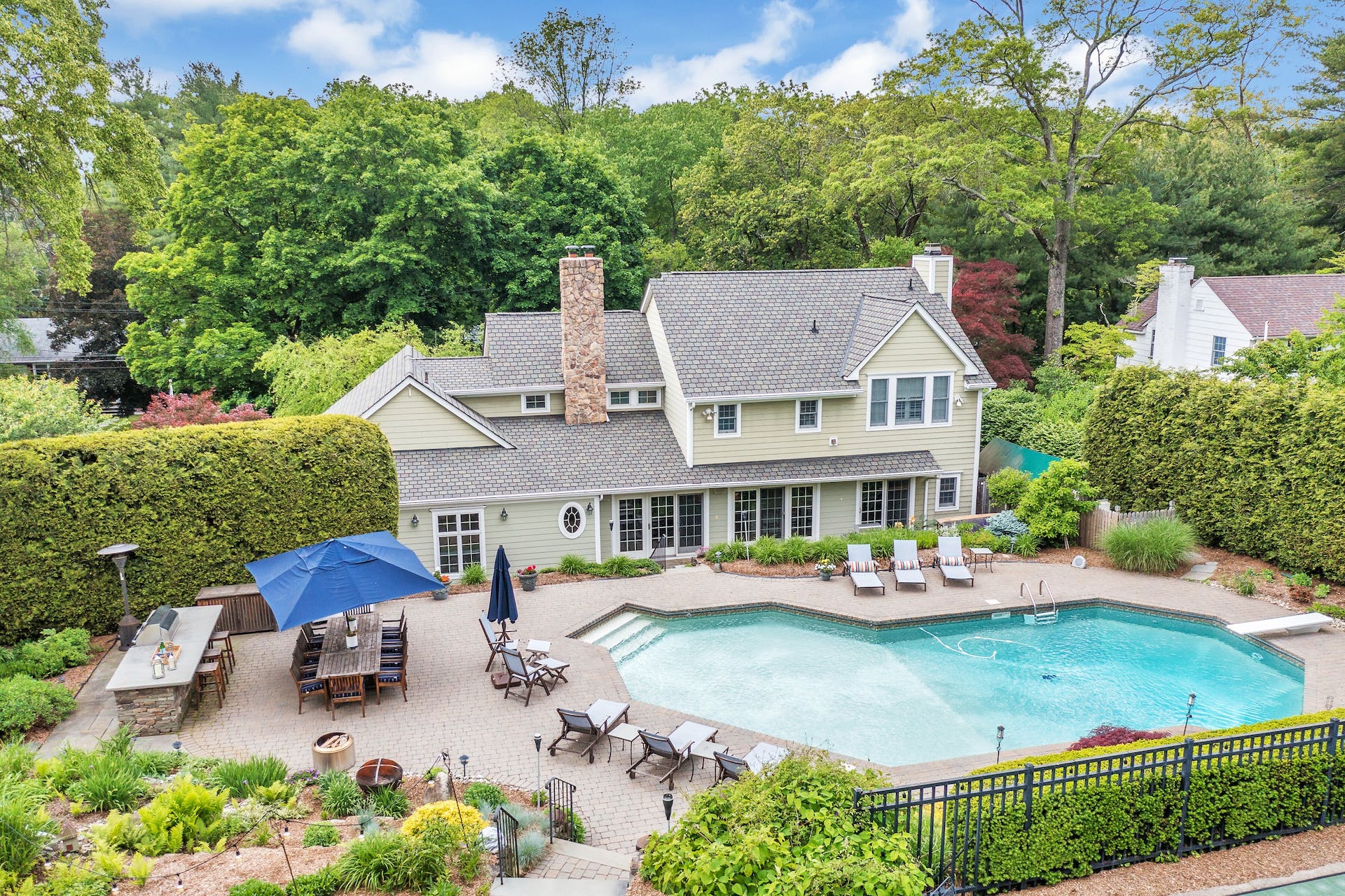 511 East Saddle River Road 