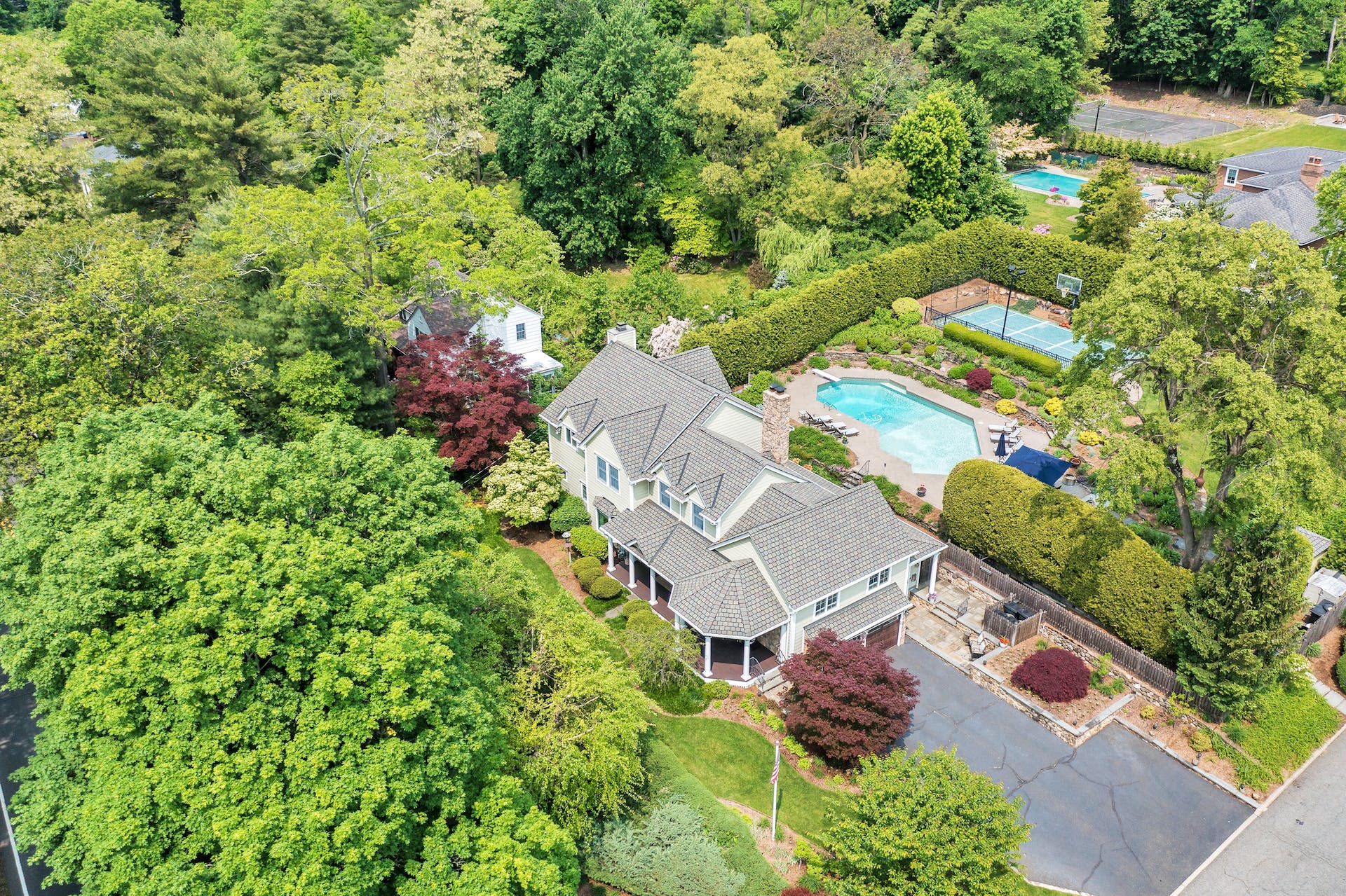 511 East Saddle River Road 