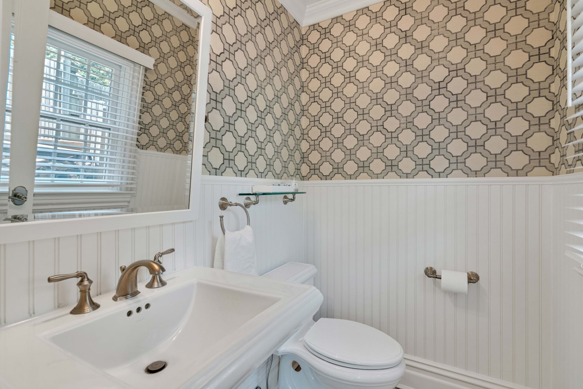 511 East Saddle River Road 