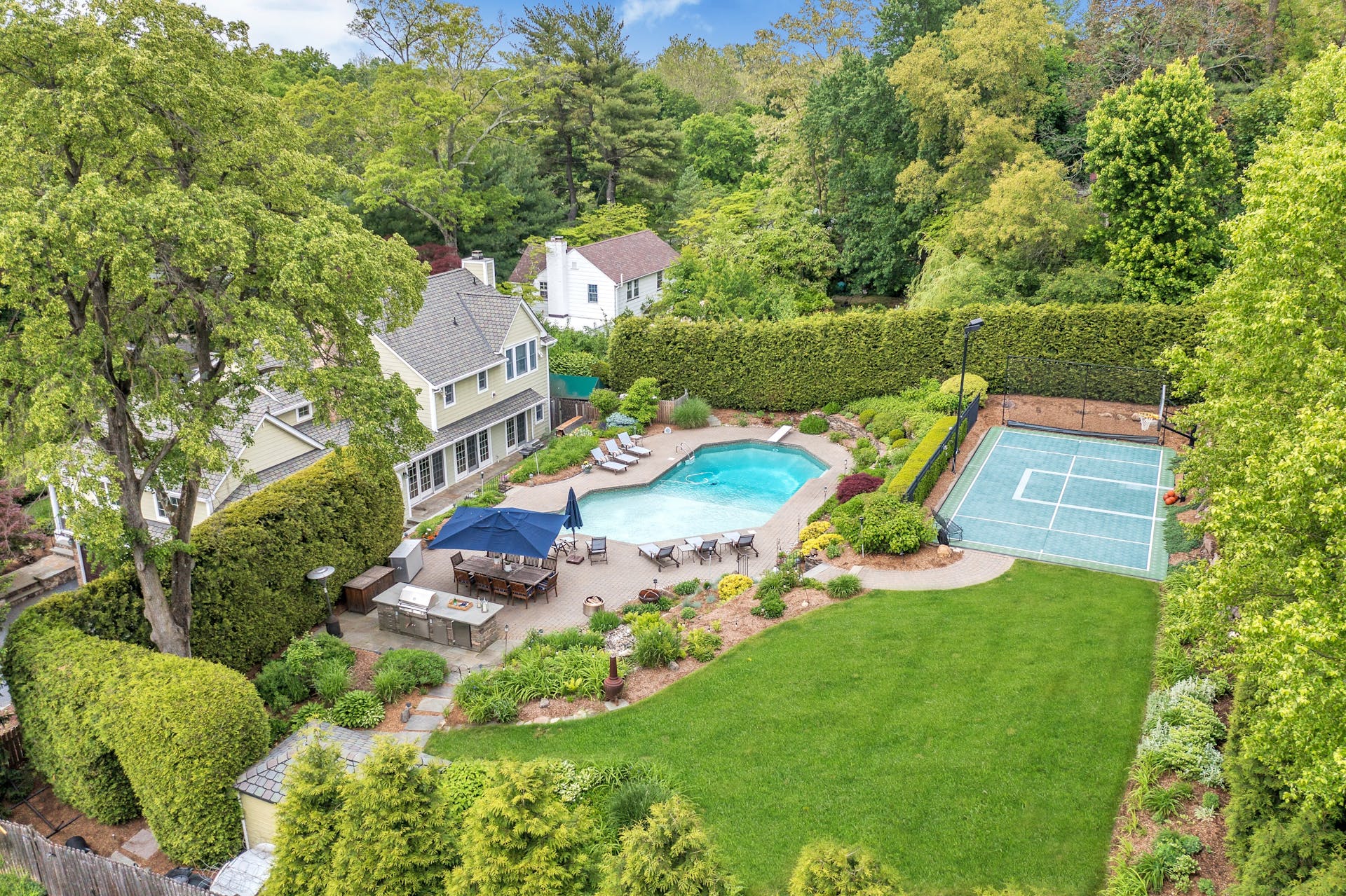 511 East Saddle River Road 