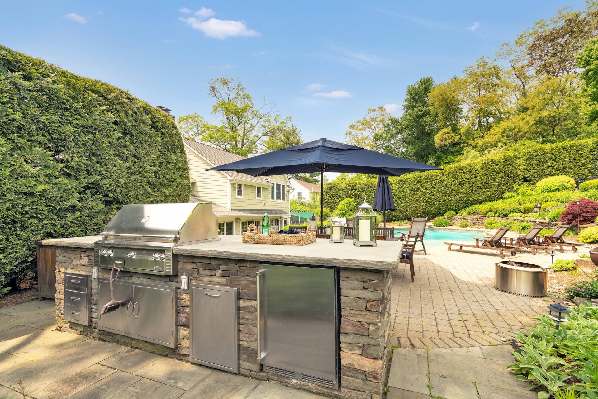 511 East Saddle River Road 