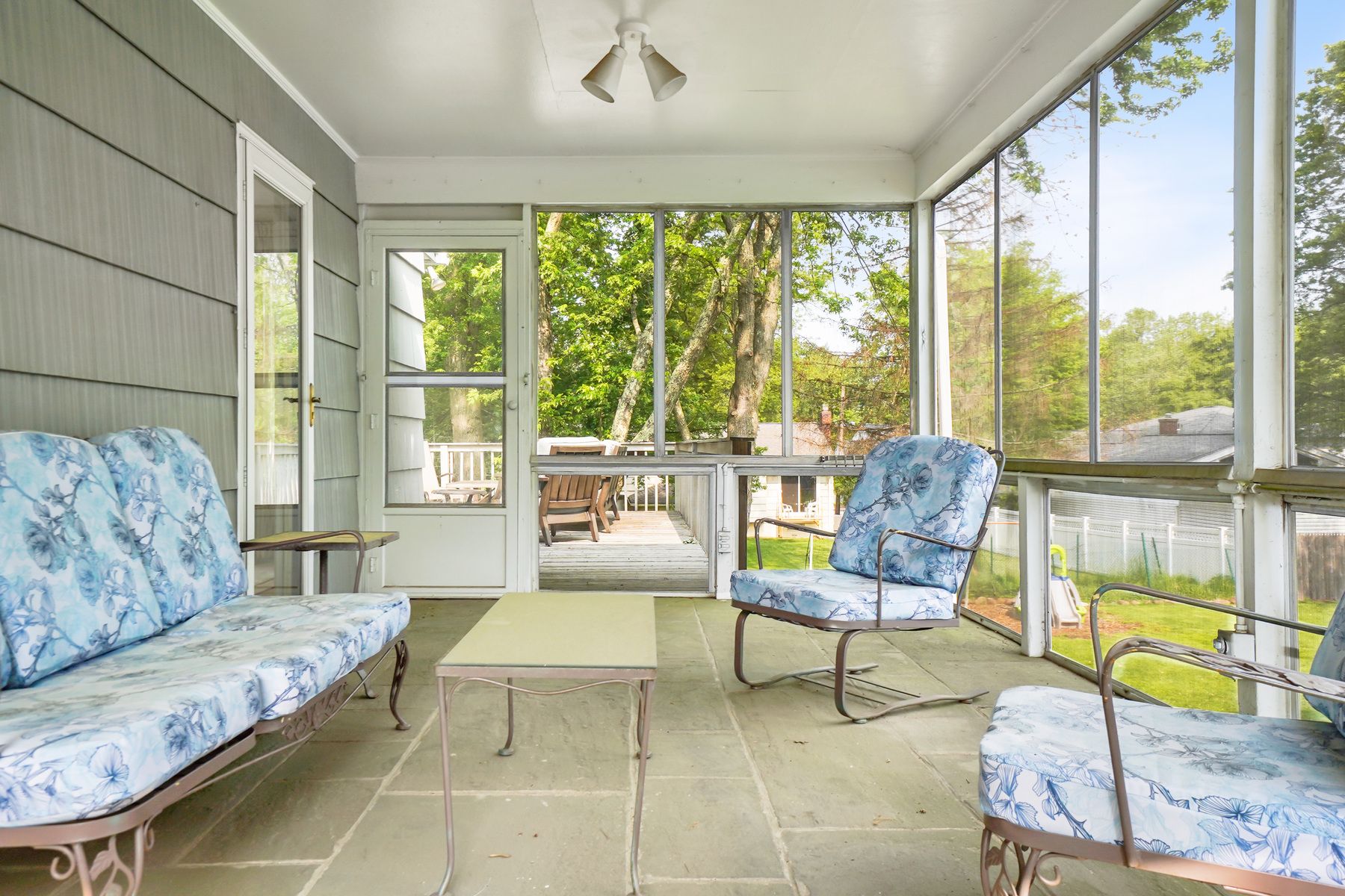 33 Oak Crest Road 