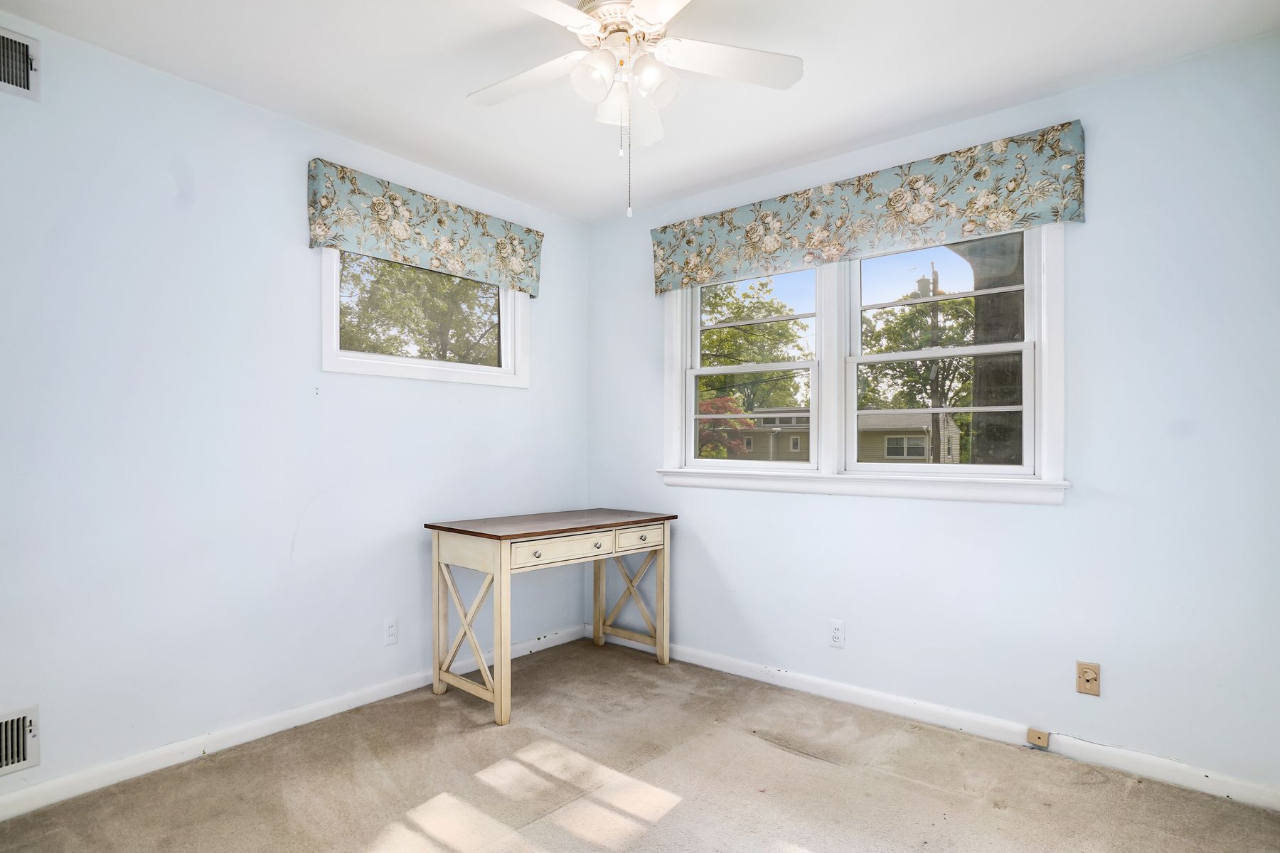33 Oak Crest Road 