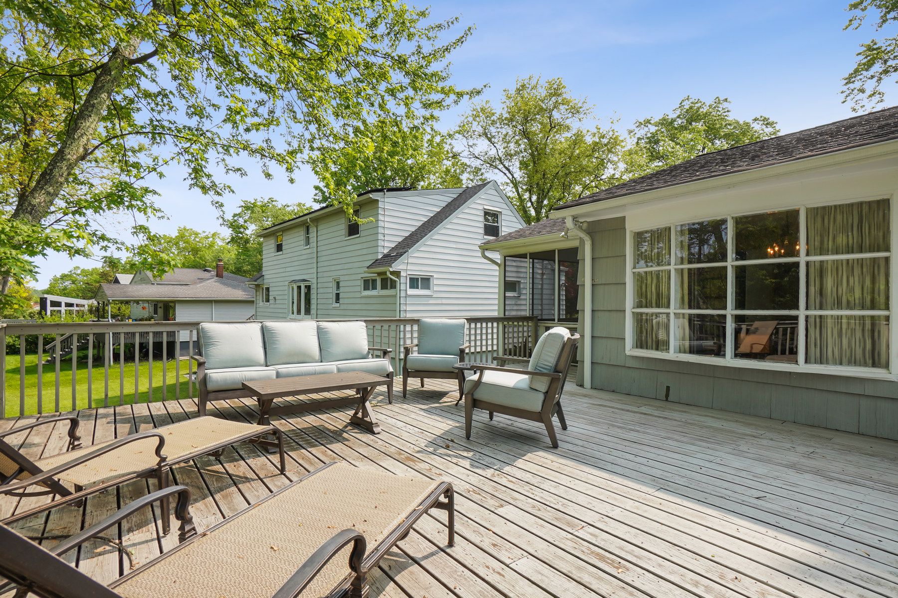 33 Oak Crest Road 