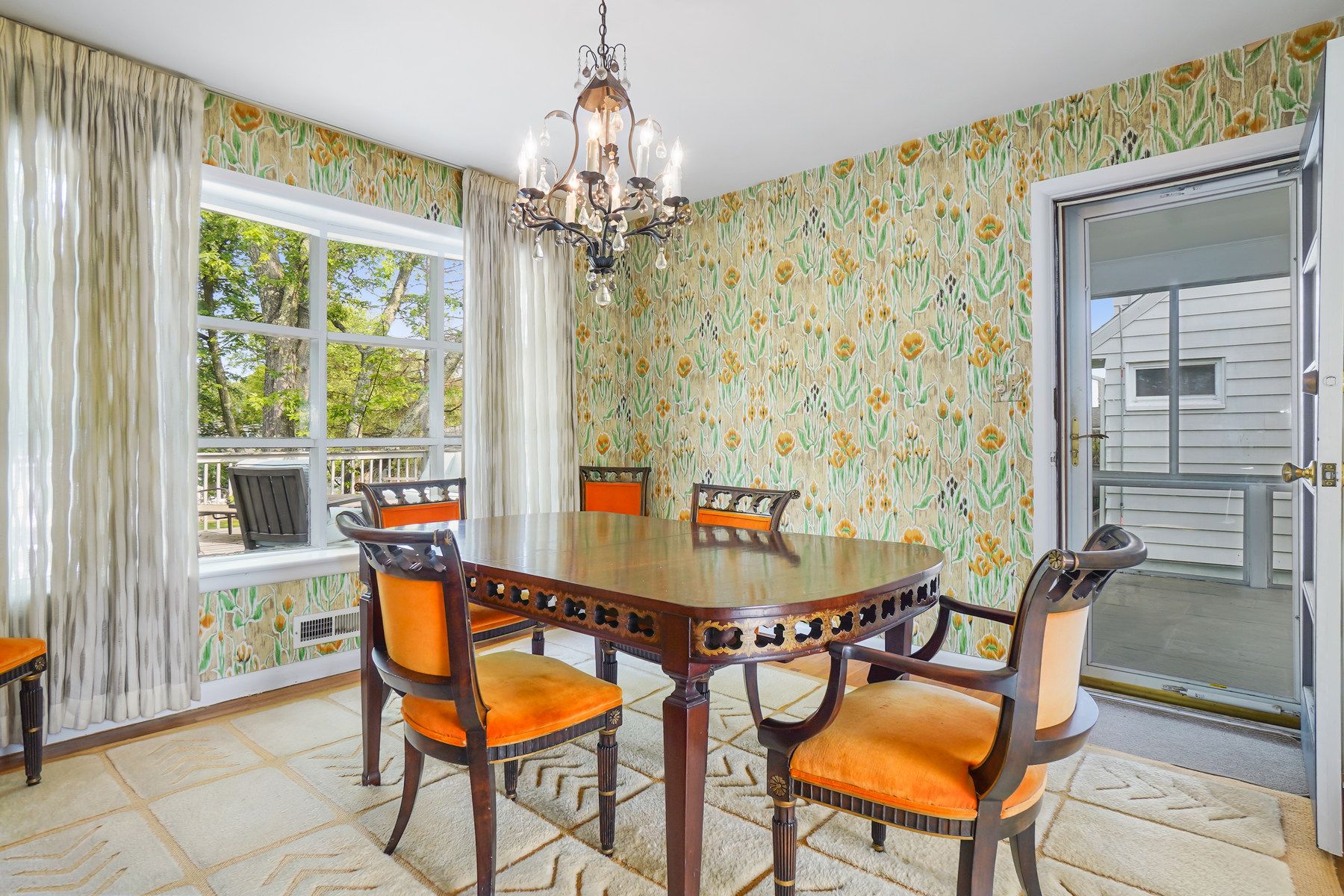 33 Oak Crest Road 