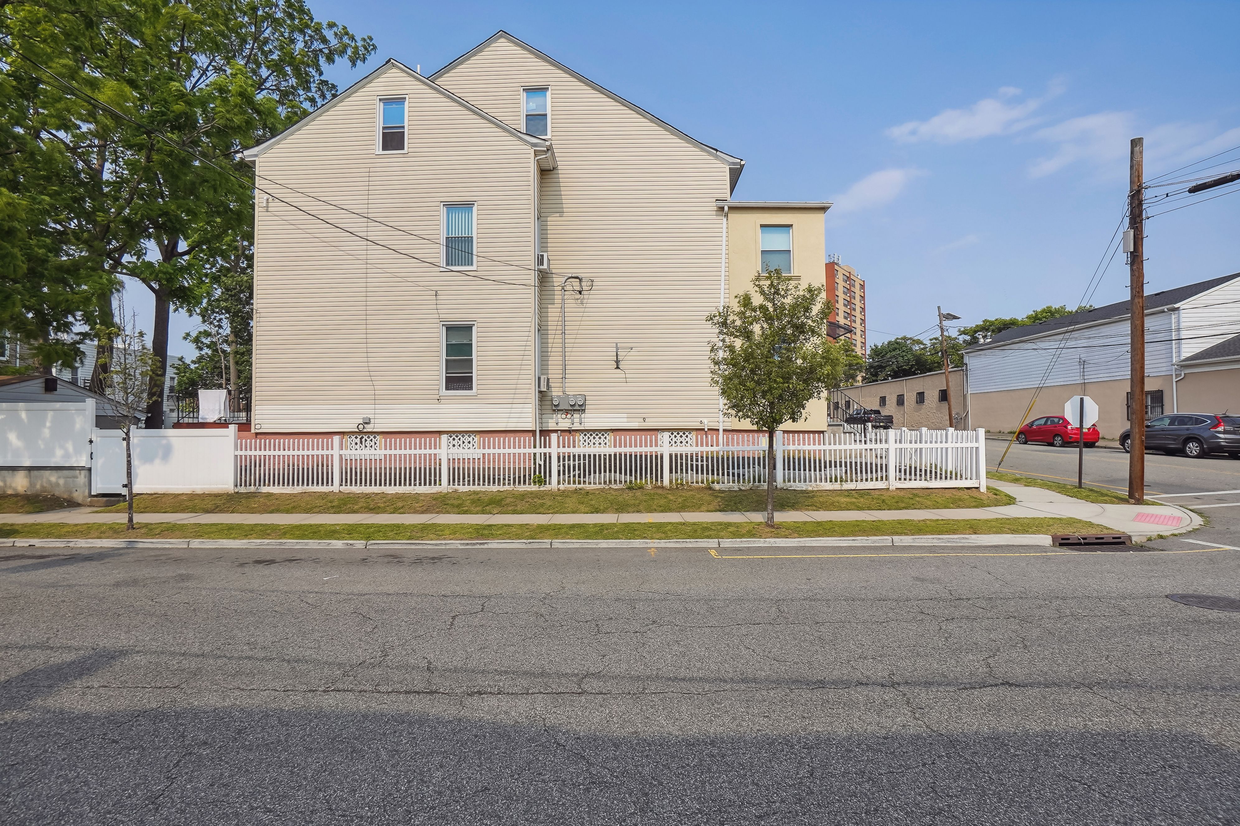 125 Willard Street 