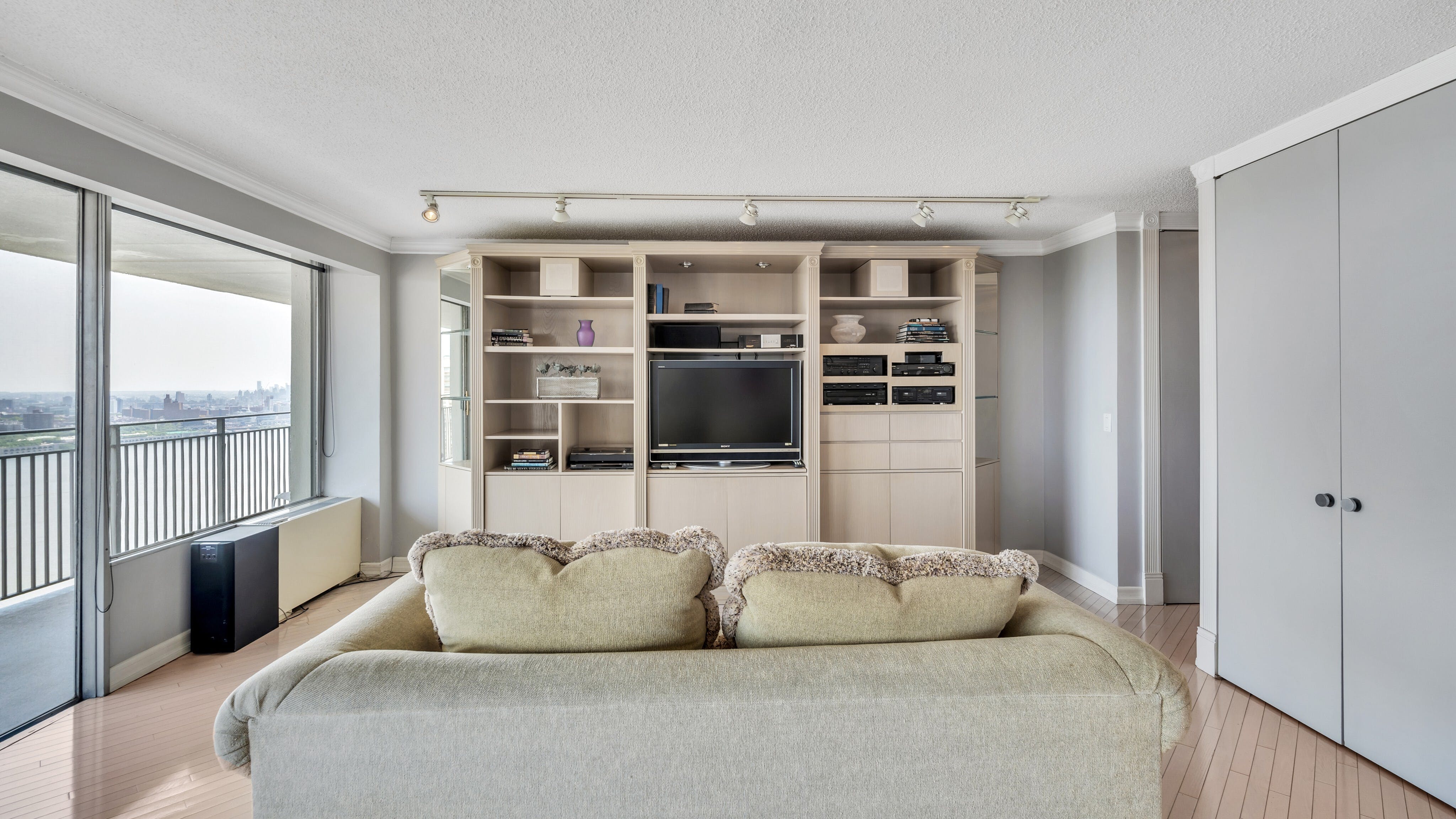 1530 Palisade Avenue Unit# 29J