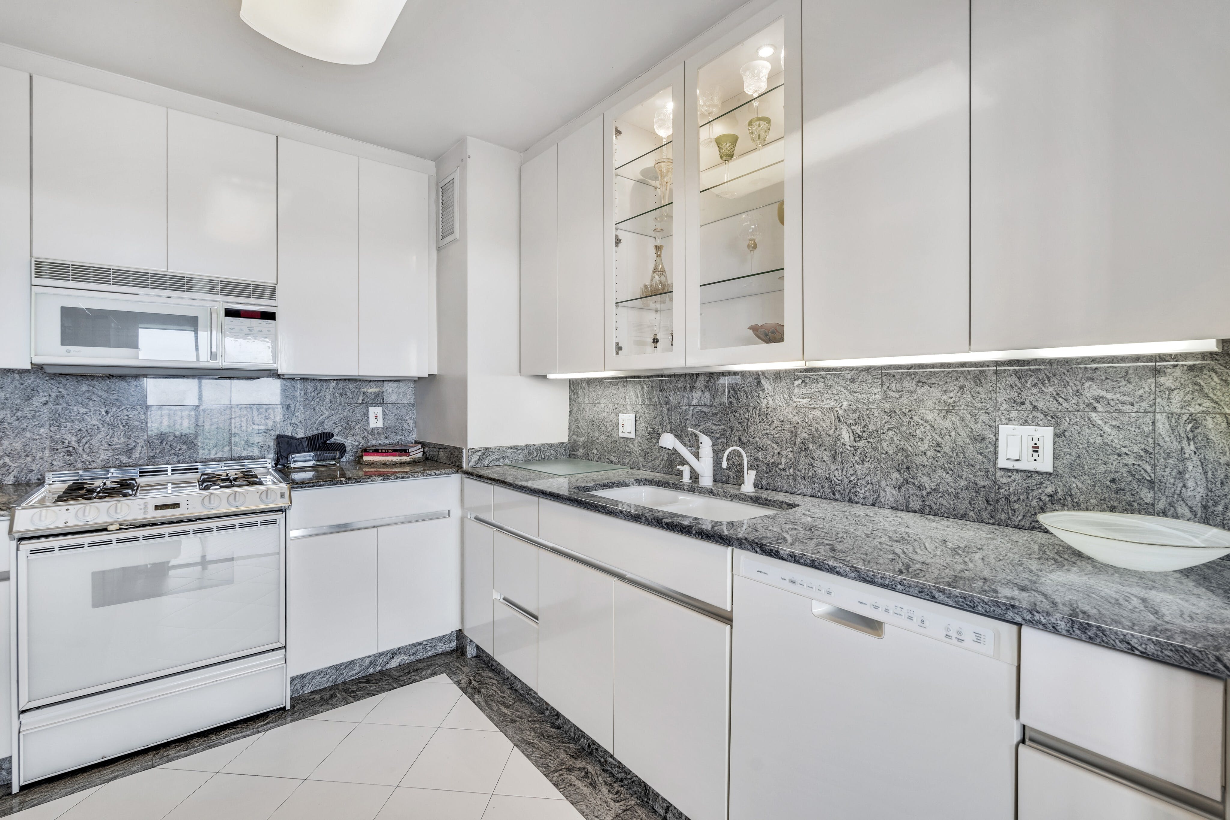 1530 Palisade Avenue Unit# 29J