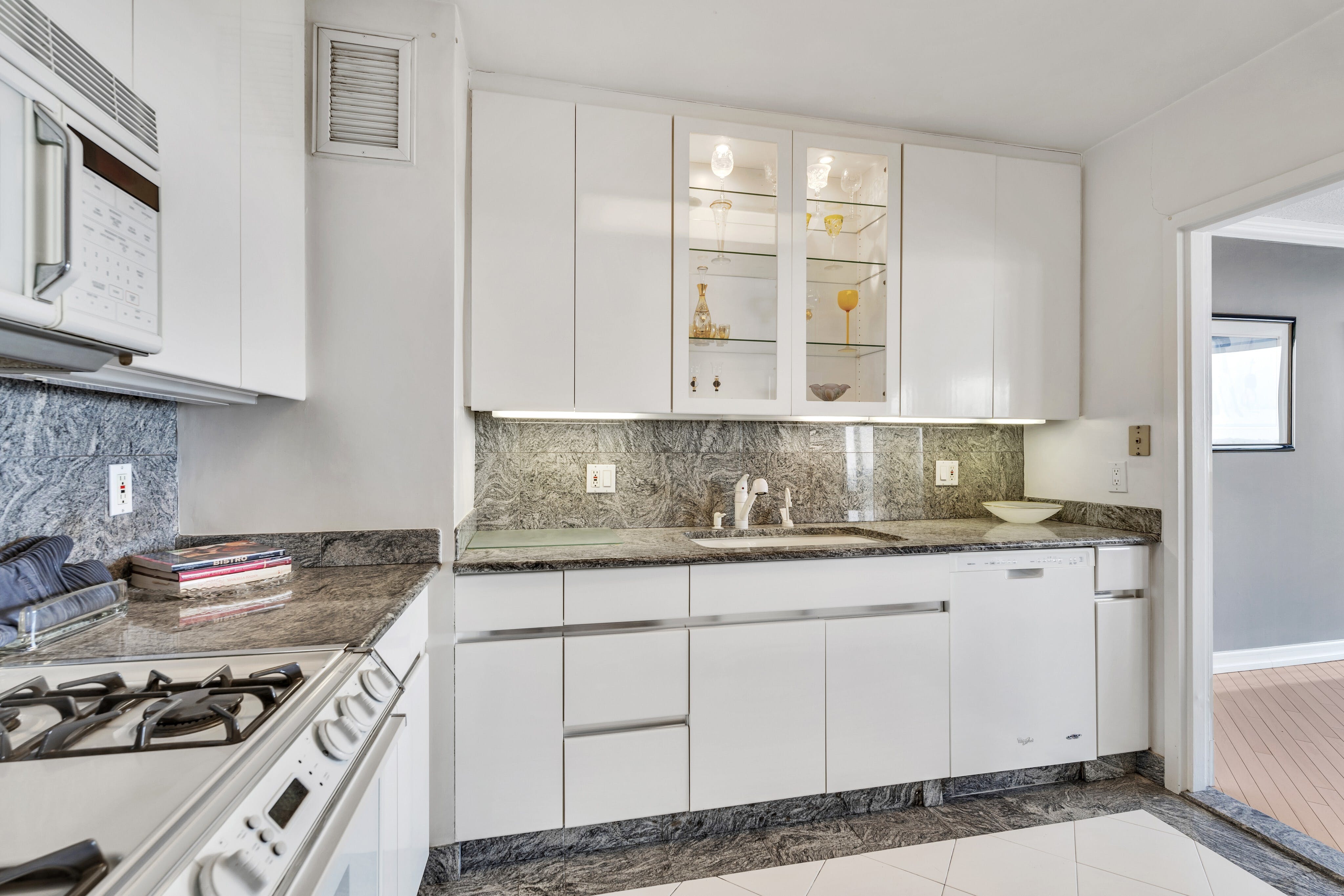 1530 Palisade Avenue Unit# 29J