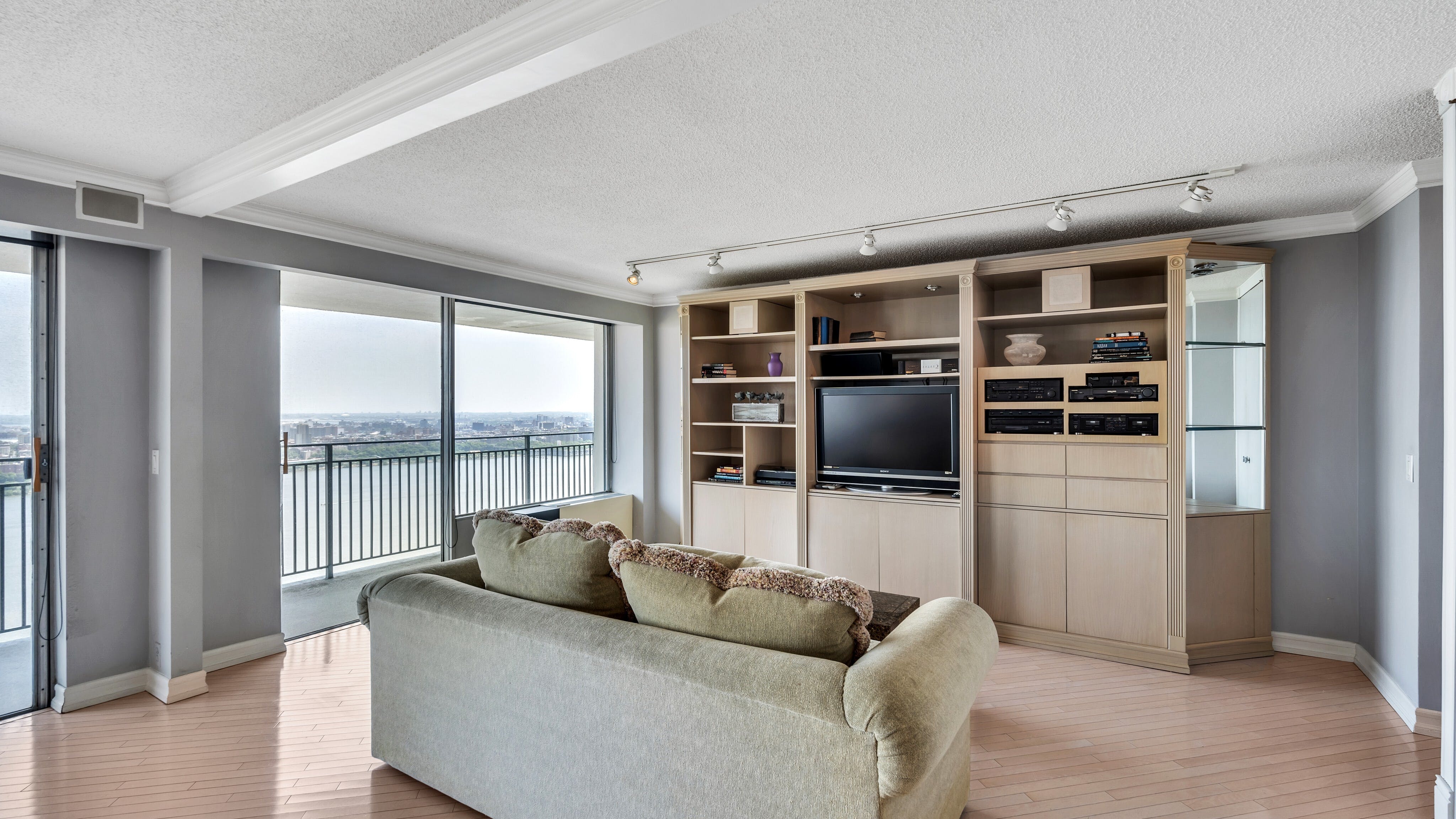 1530 Palisade Avenue Unit# 29J