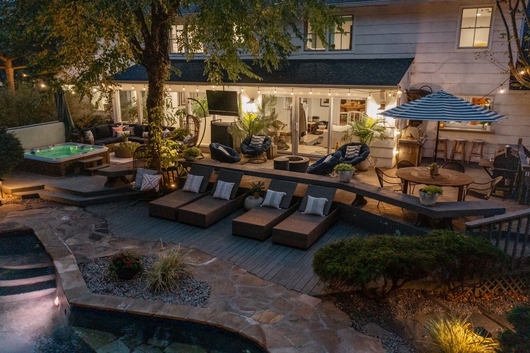 76 Tree Top Drive 