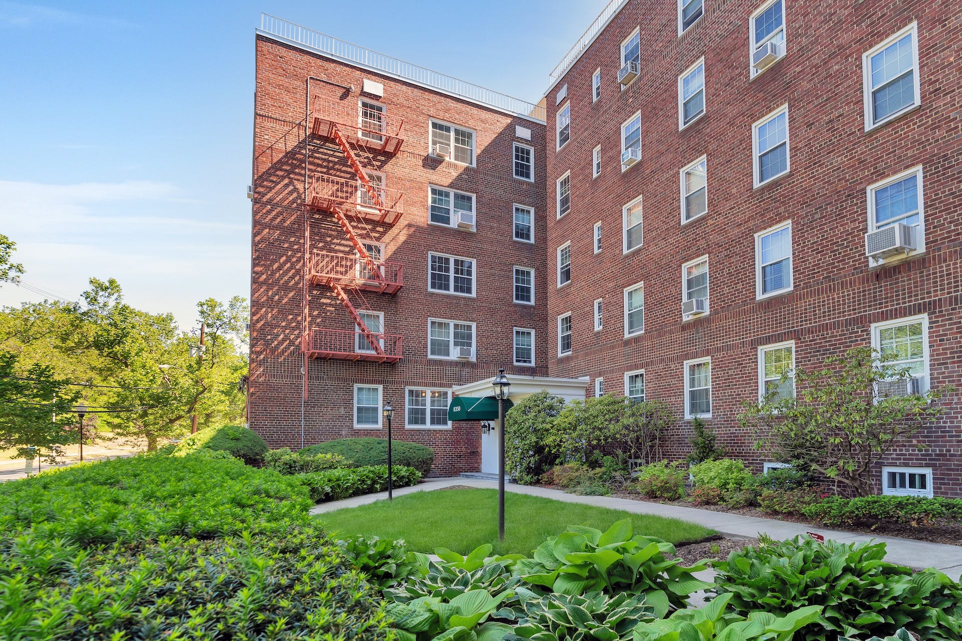 8350 Boulevard East Unit# 4B
