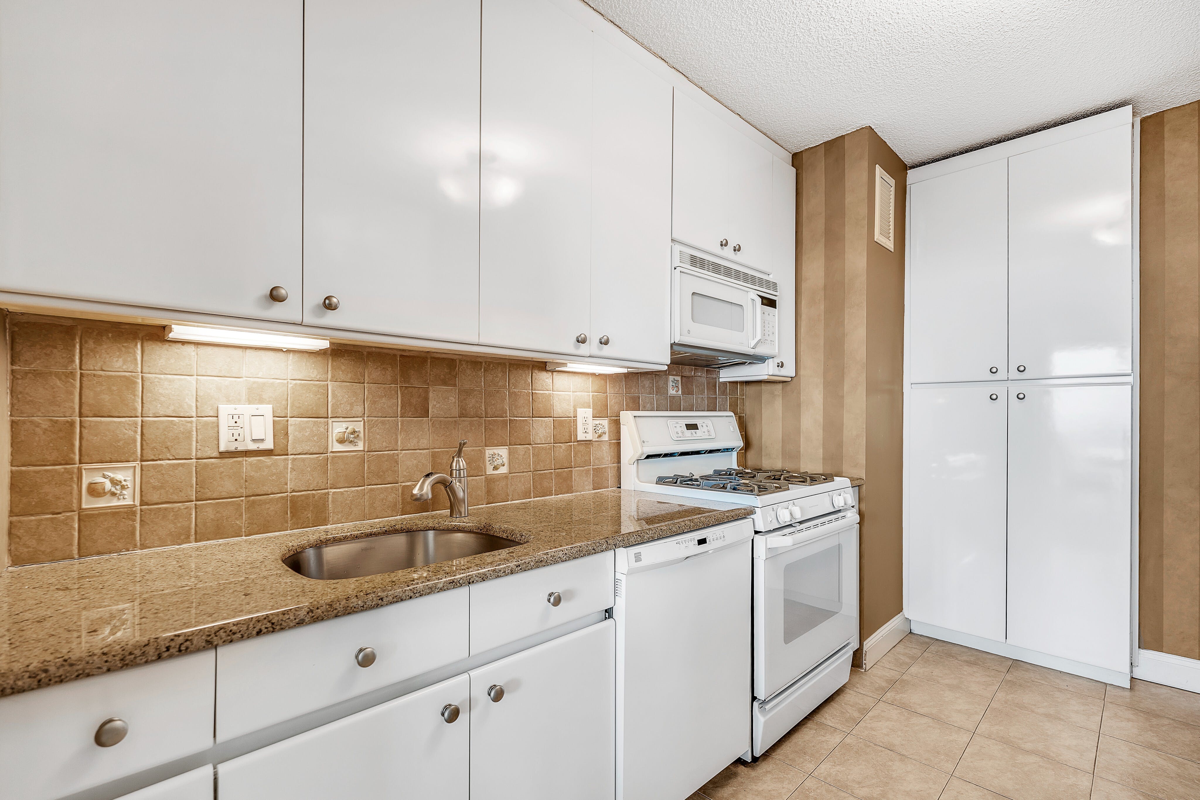 1530 Palisade Avenue Unit# 26C