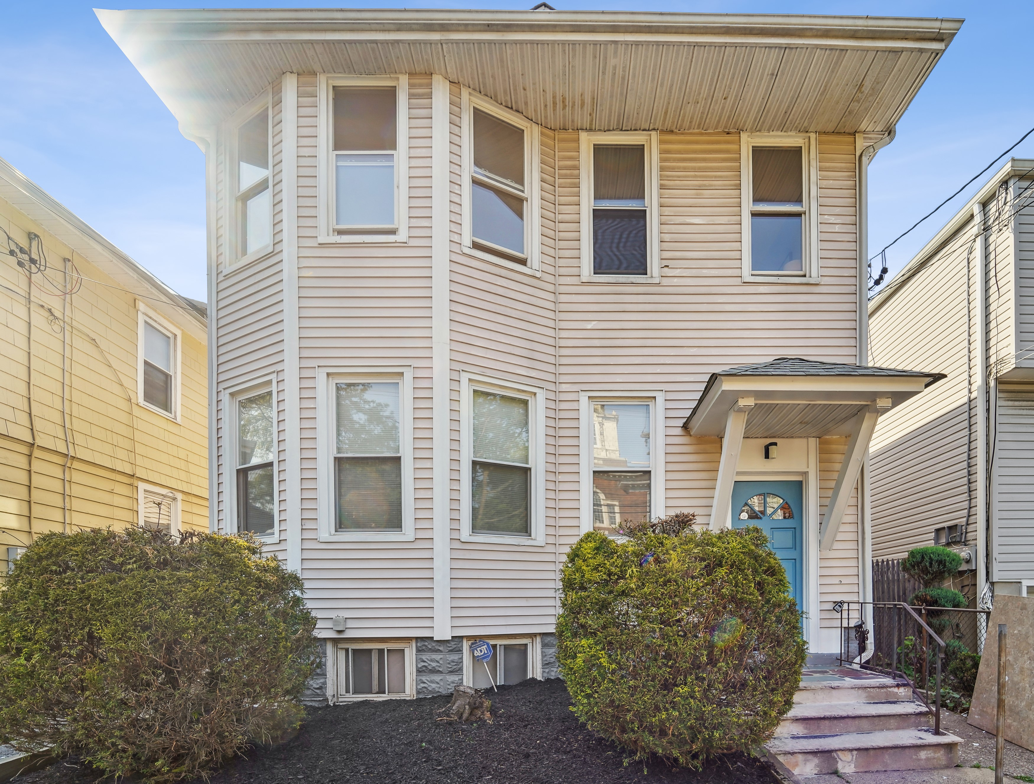 14 Maple Avenue 