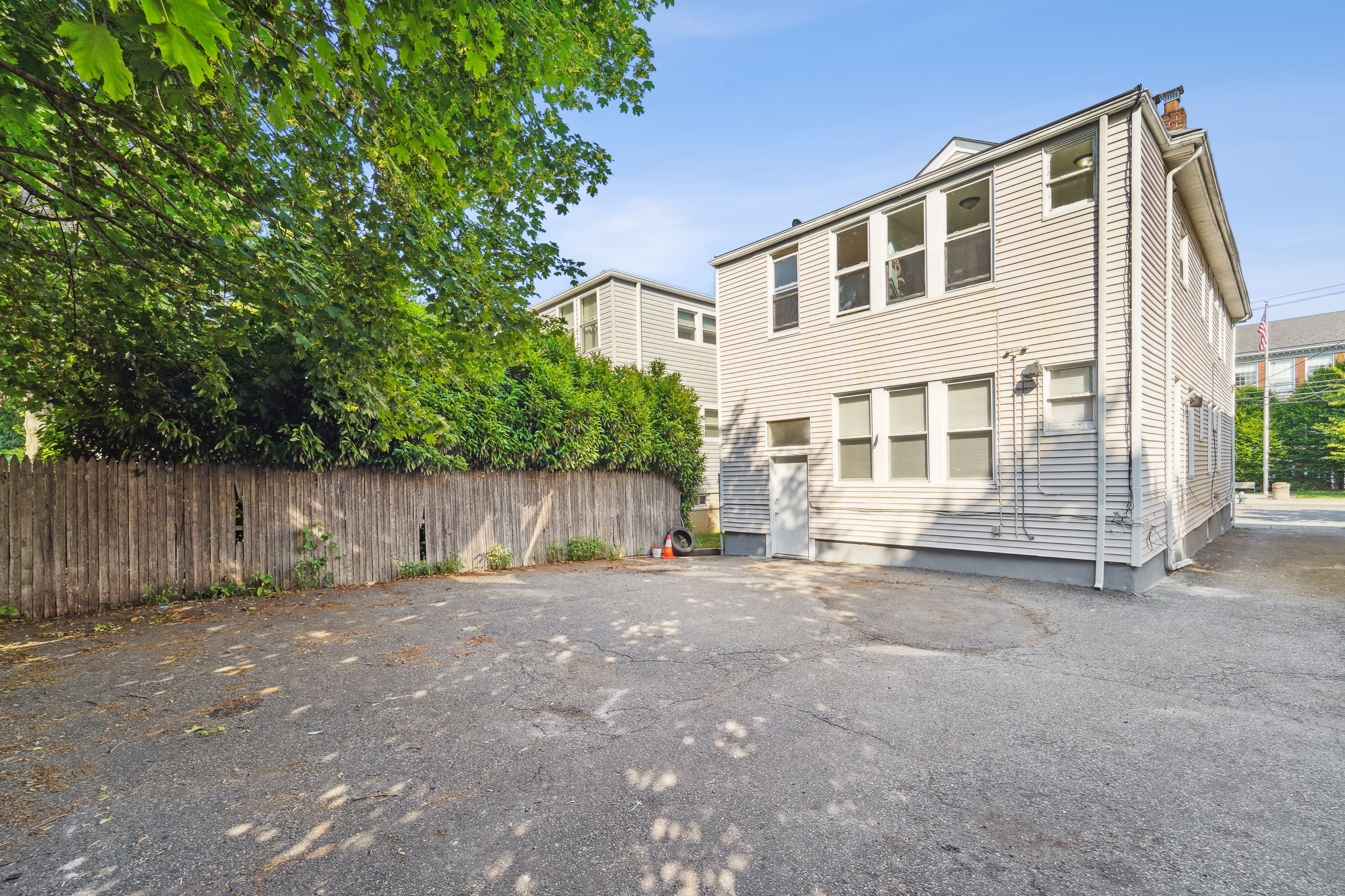 14 Maple Avenue 