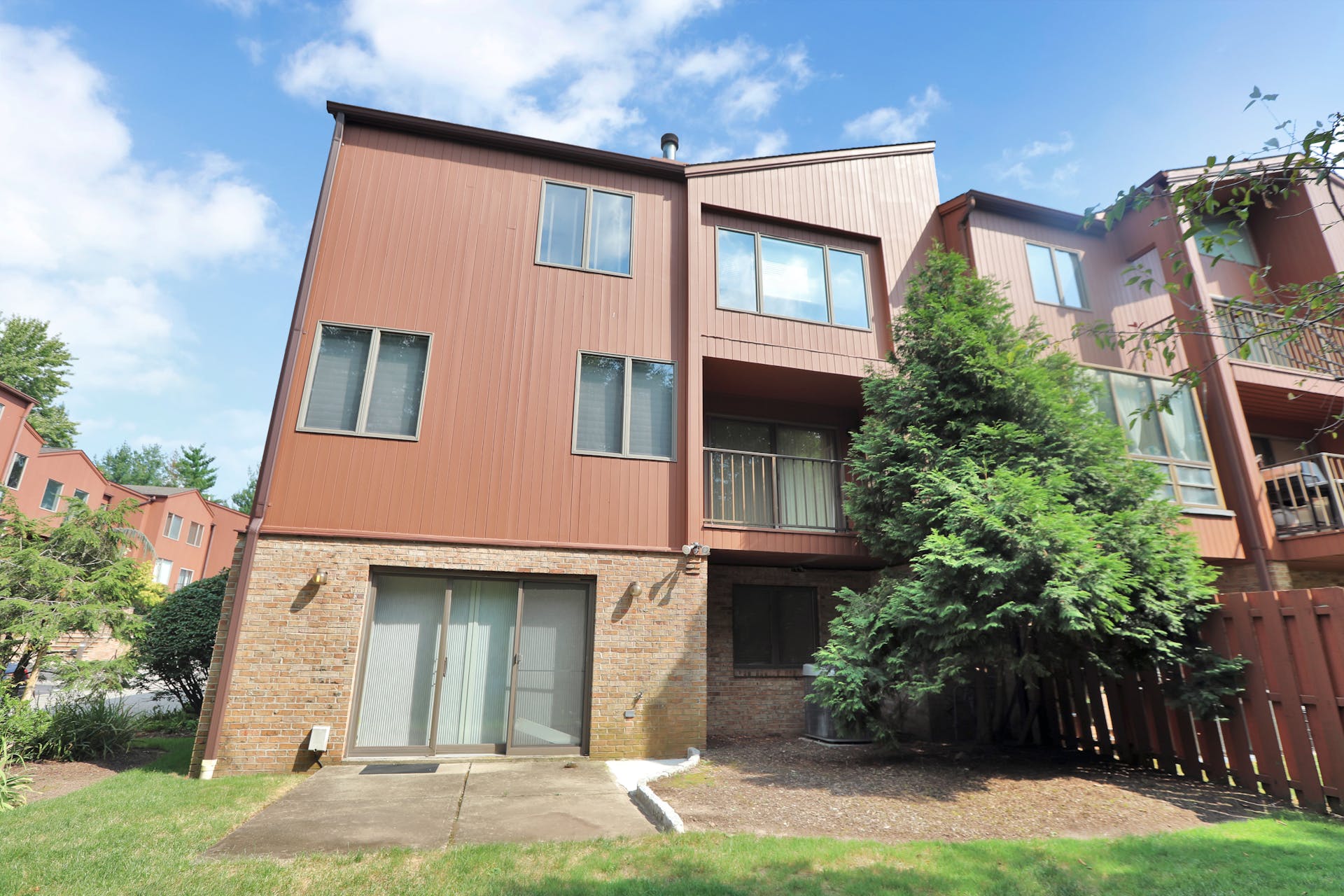 18 Sutton Place