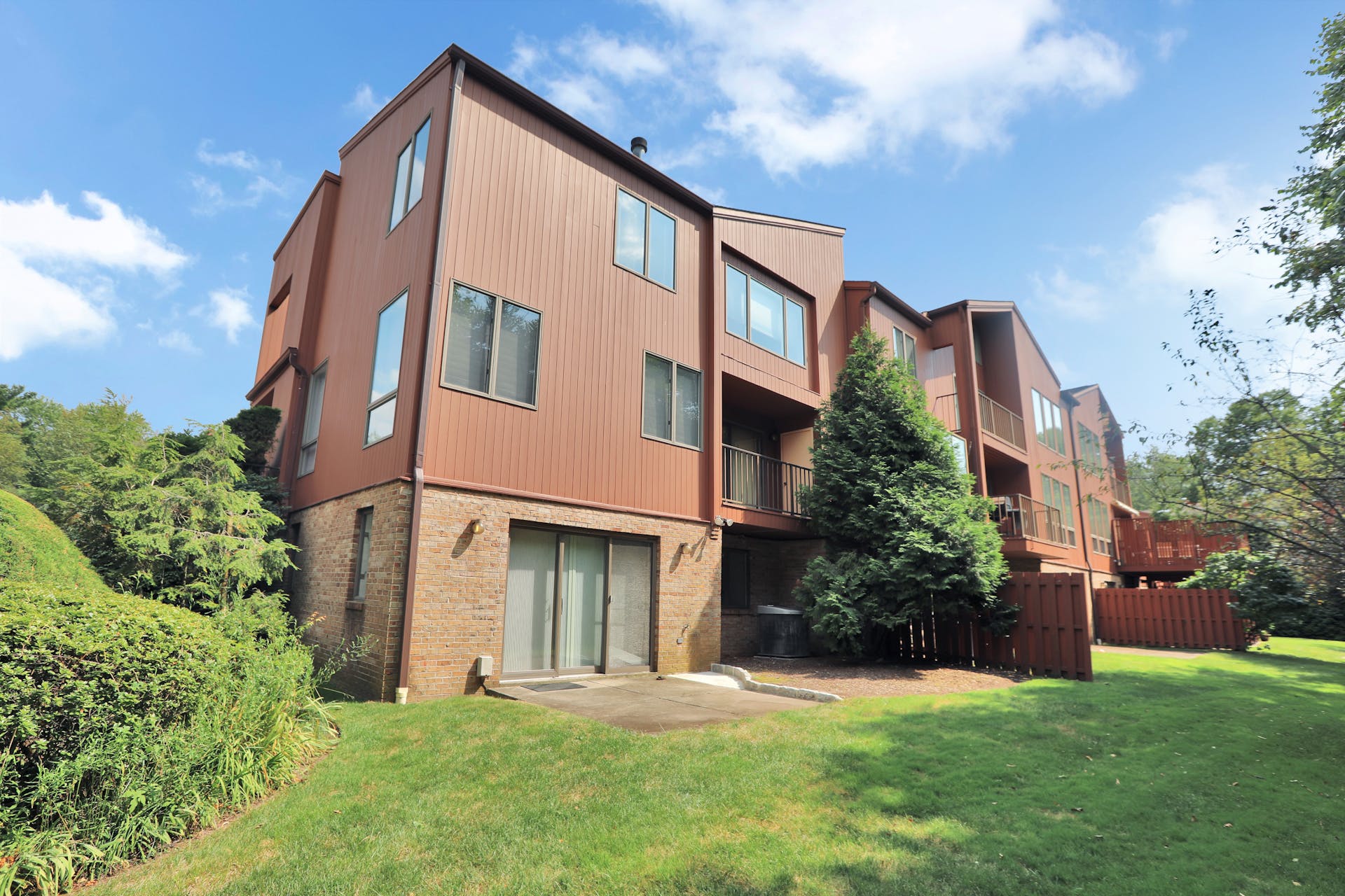 18 Sutton Place