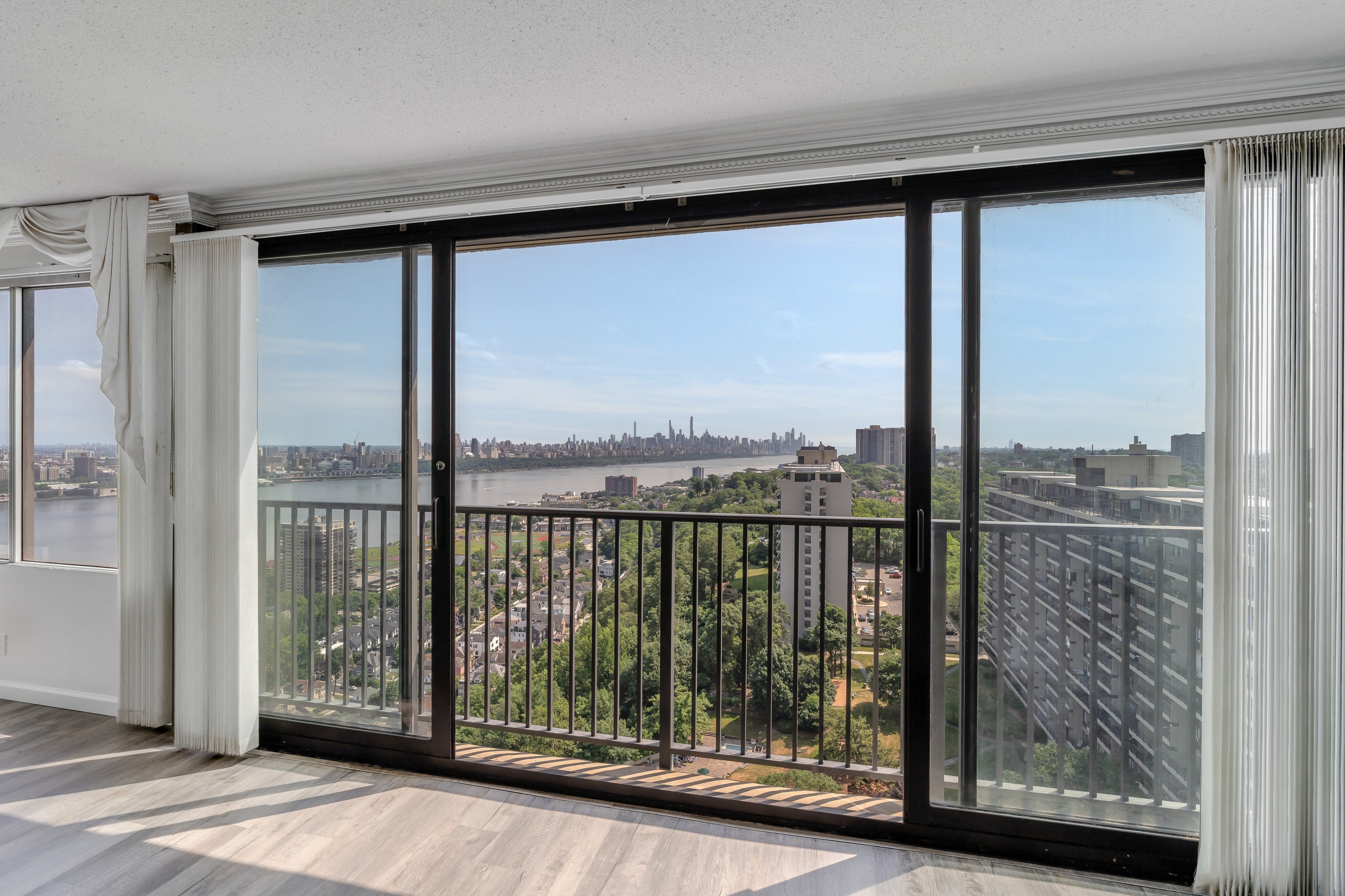 5 Horizon Road, #1907 