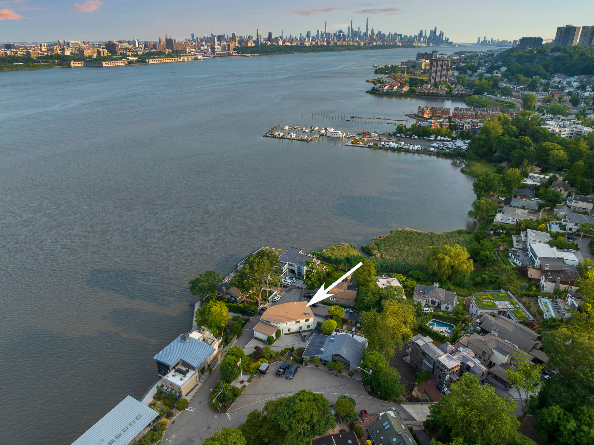 10 Shore Road