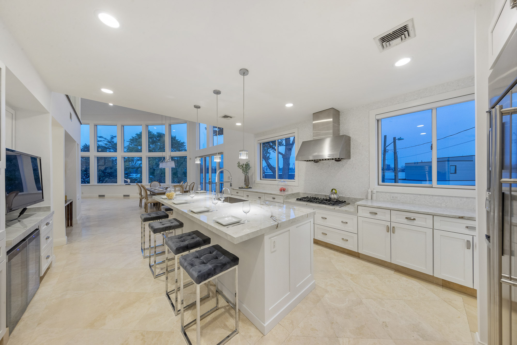 10 Shore Road