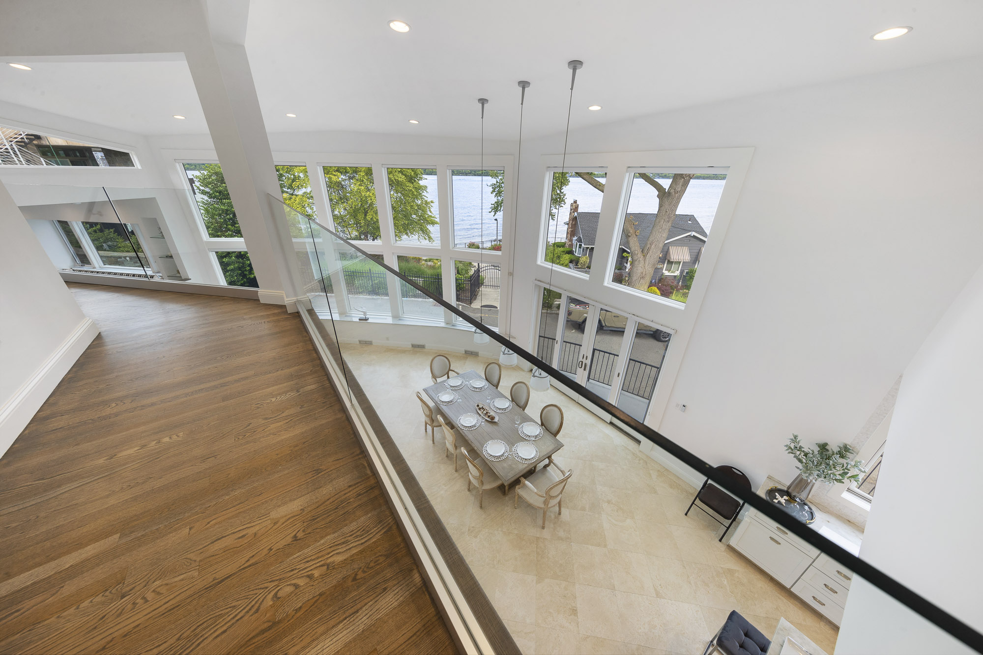 10 Shore Road