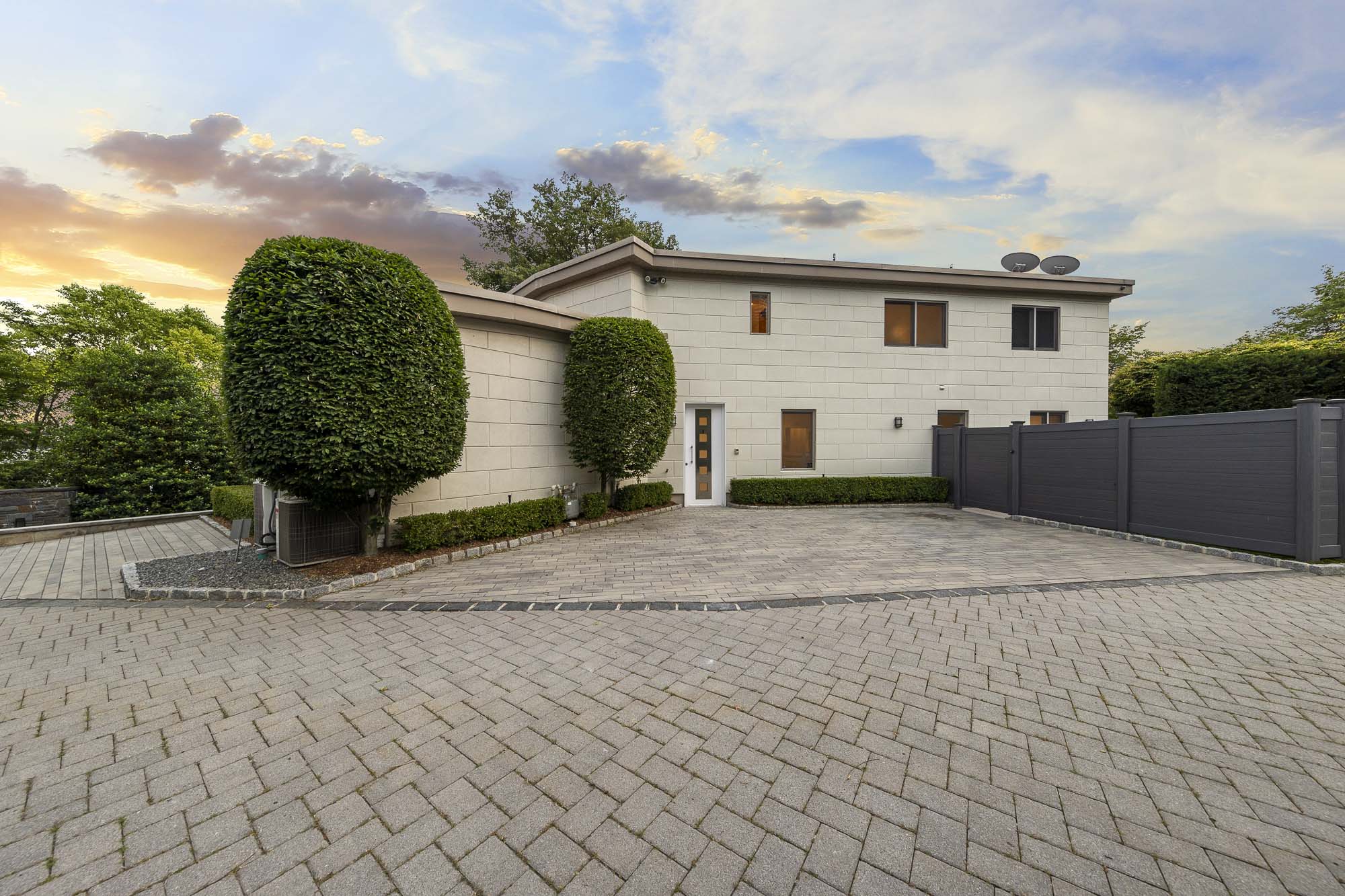 10 Shore Road