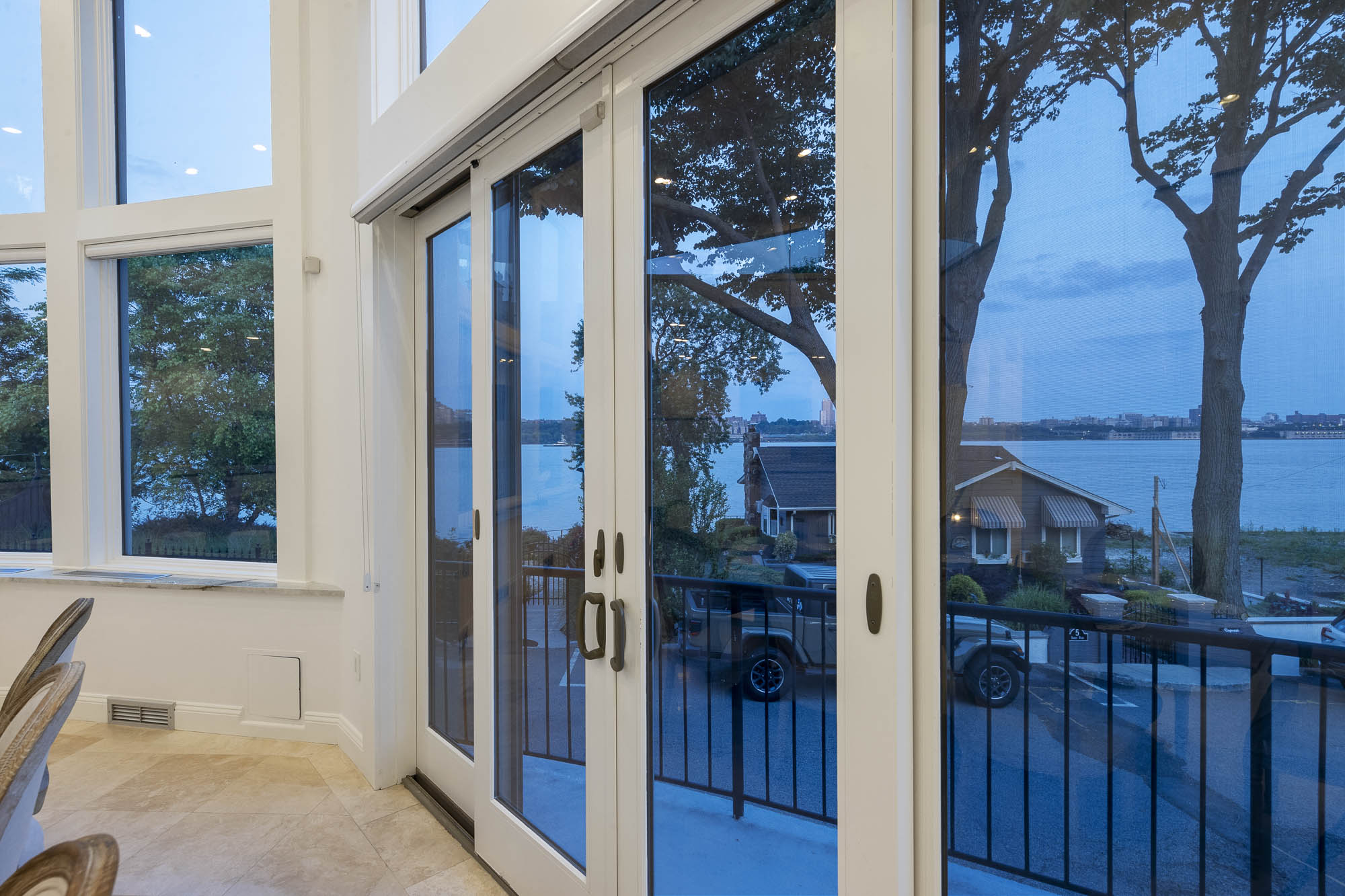10 Shore Road