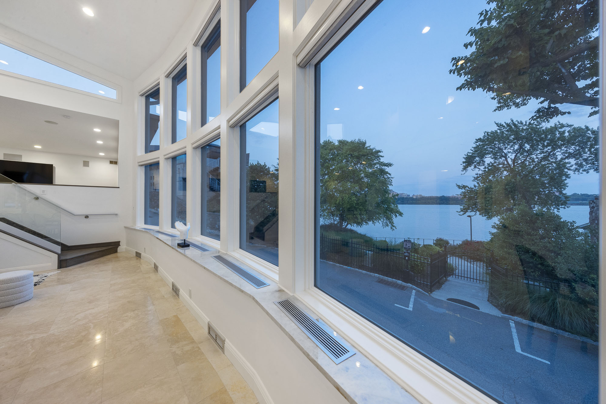 10 Shore Road