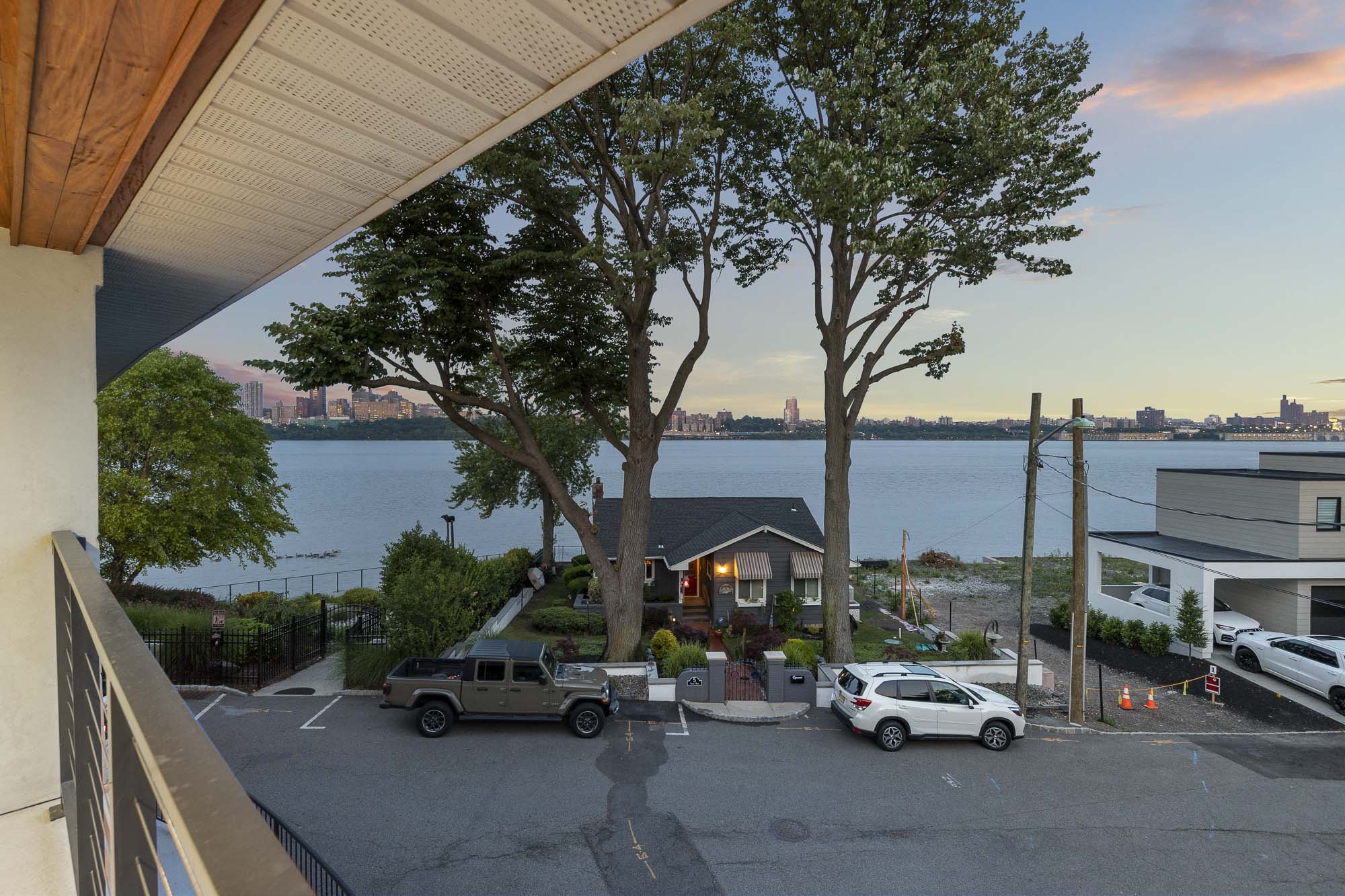 10 Shore Road