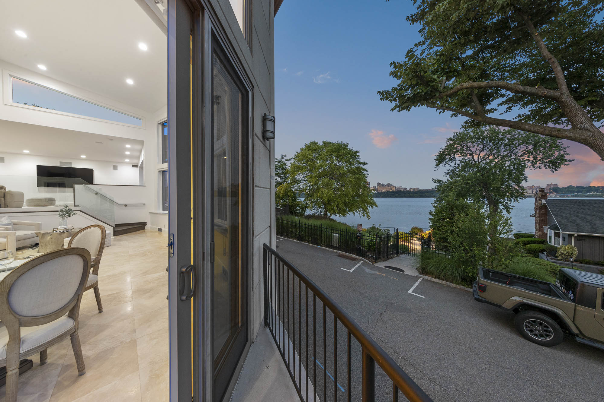 10 Shore Road
