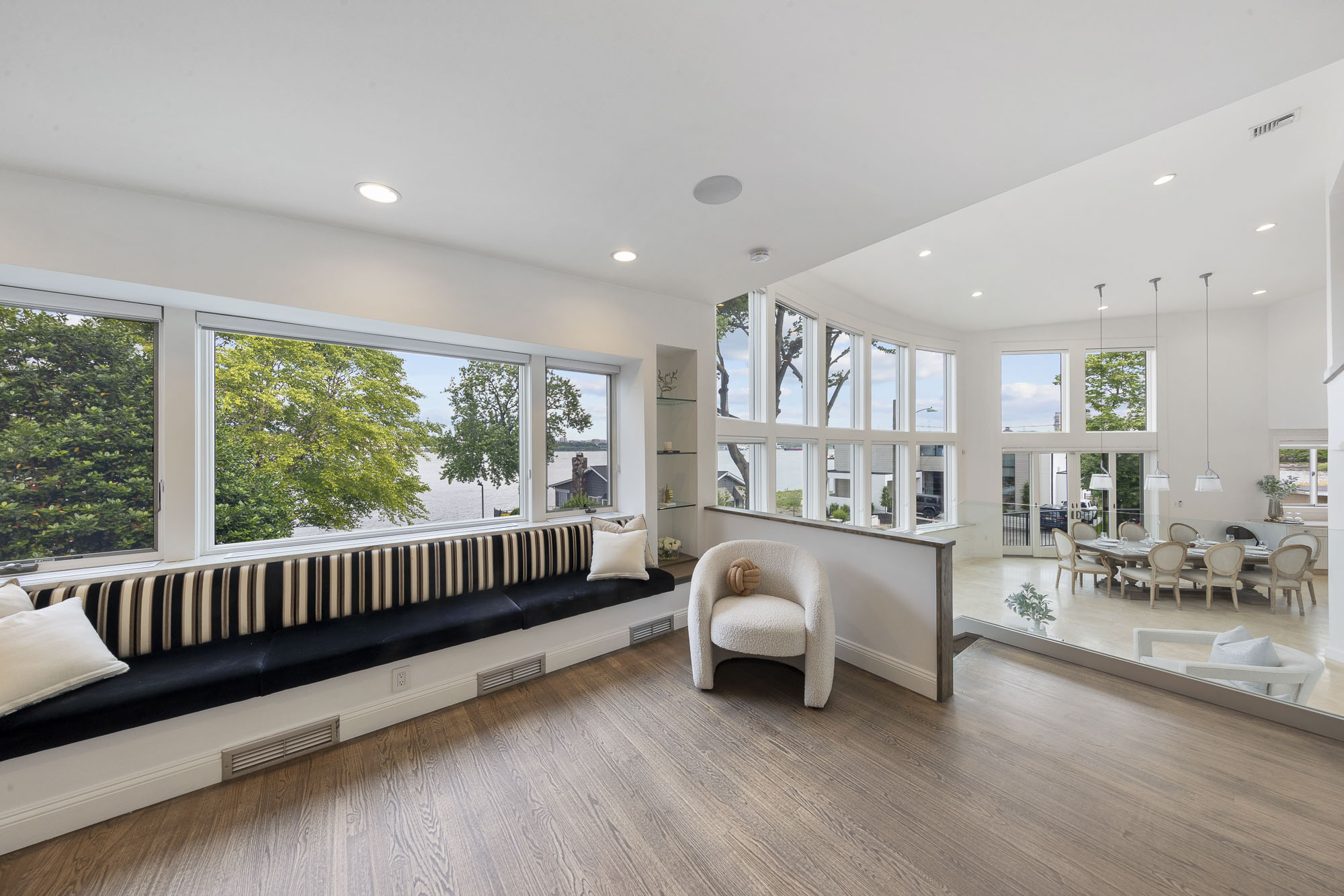 10 Shore Road