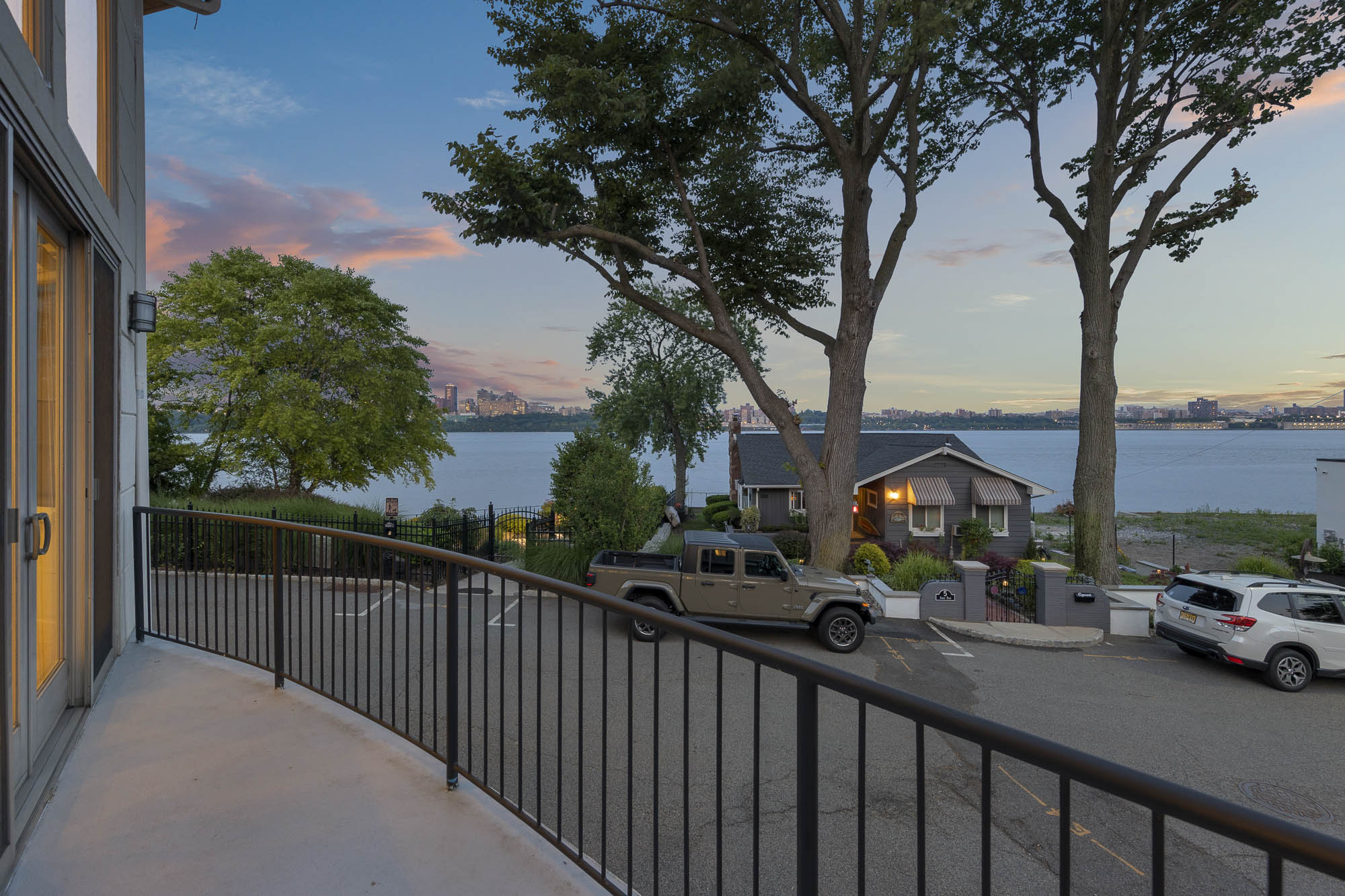 10 Shore Road
