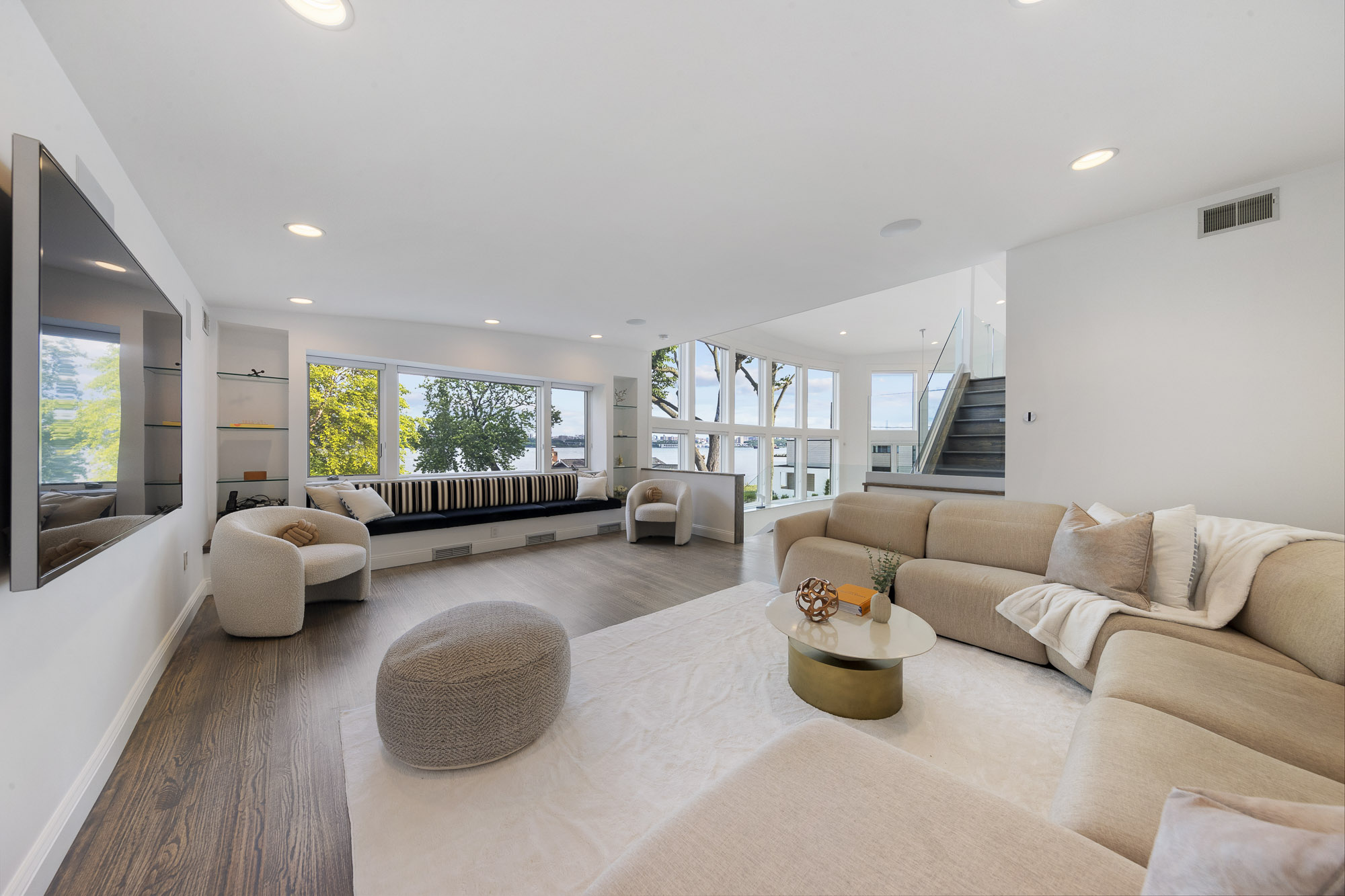 10 Shore Road