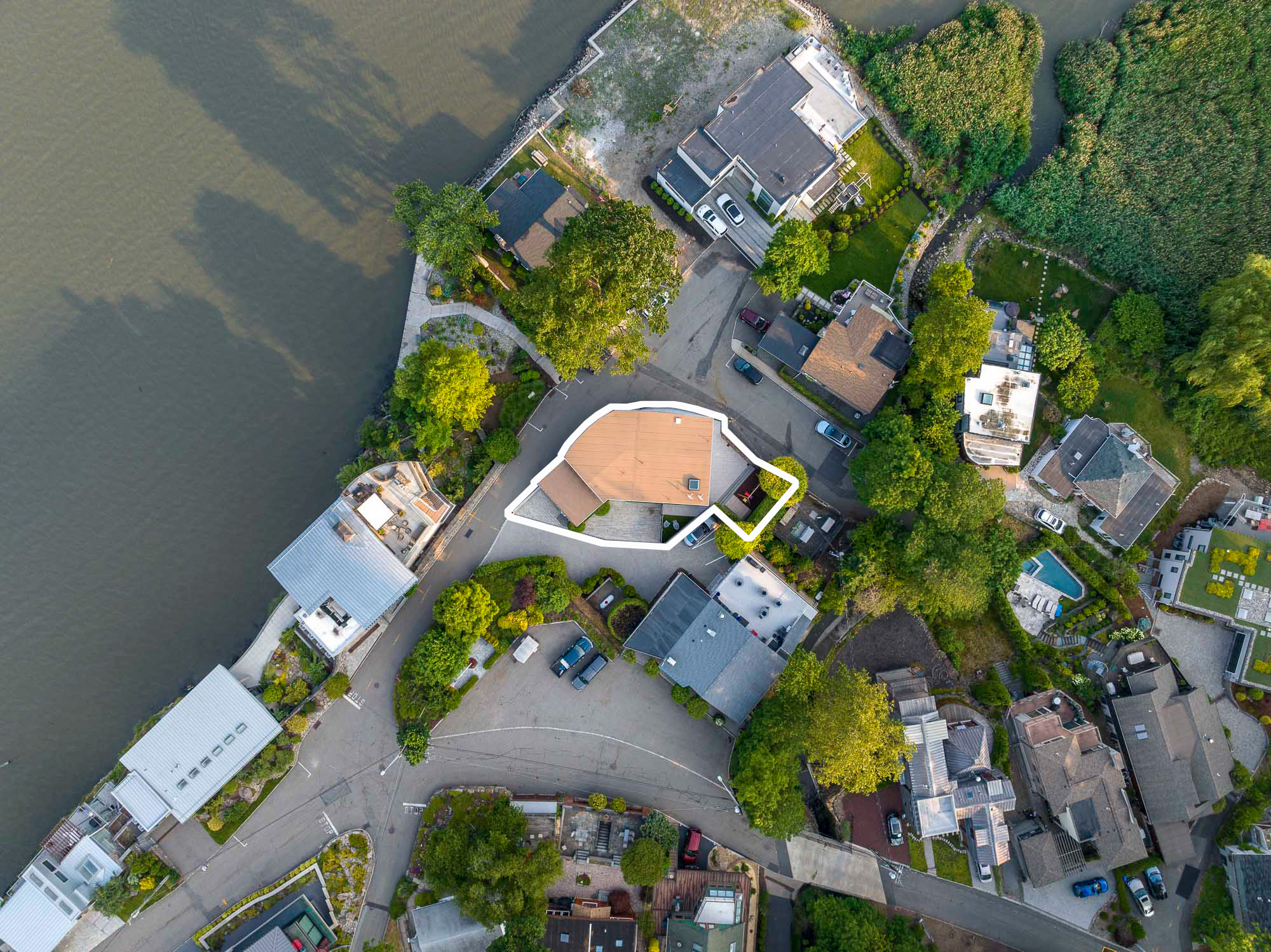 10 Shore Road