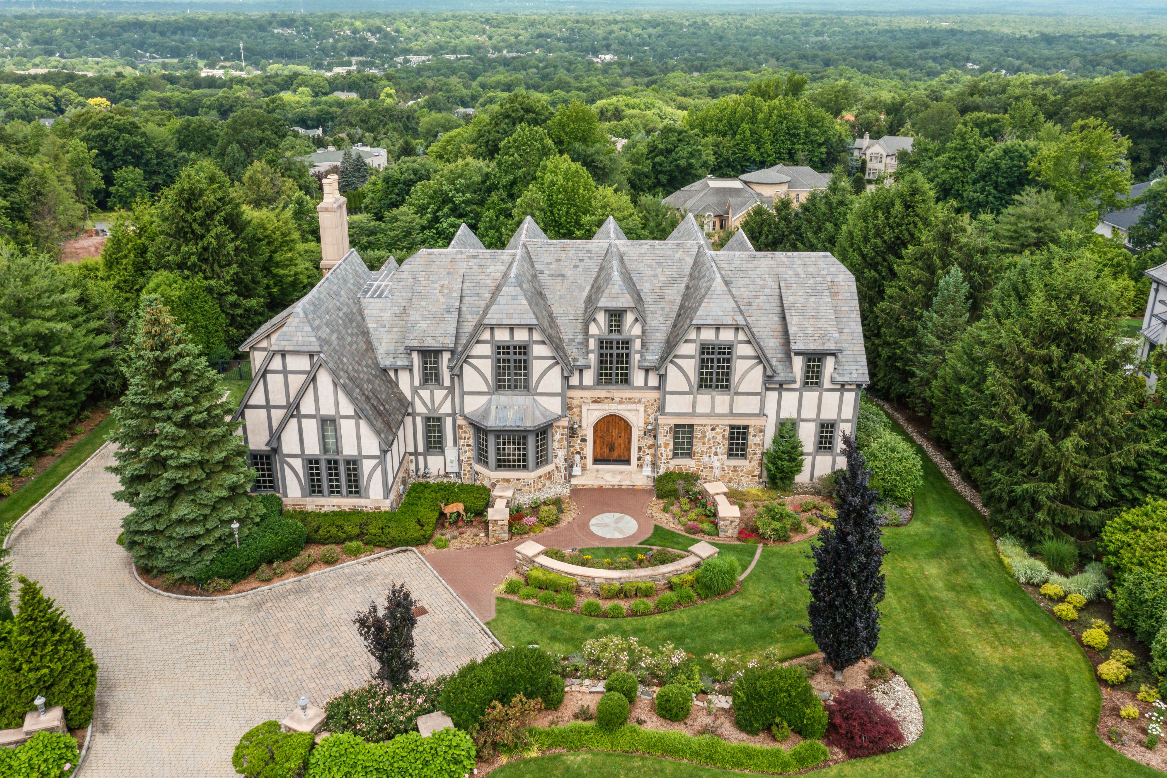 141 Truman Drive 