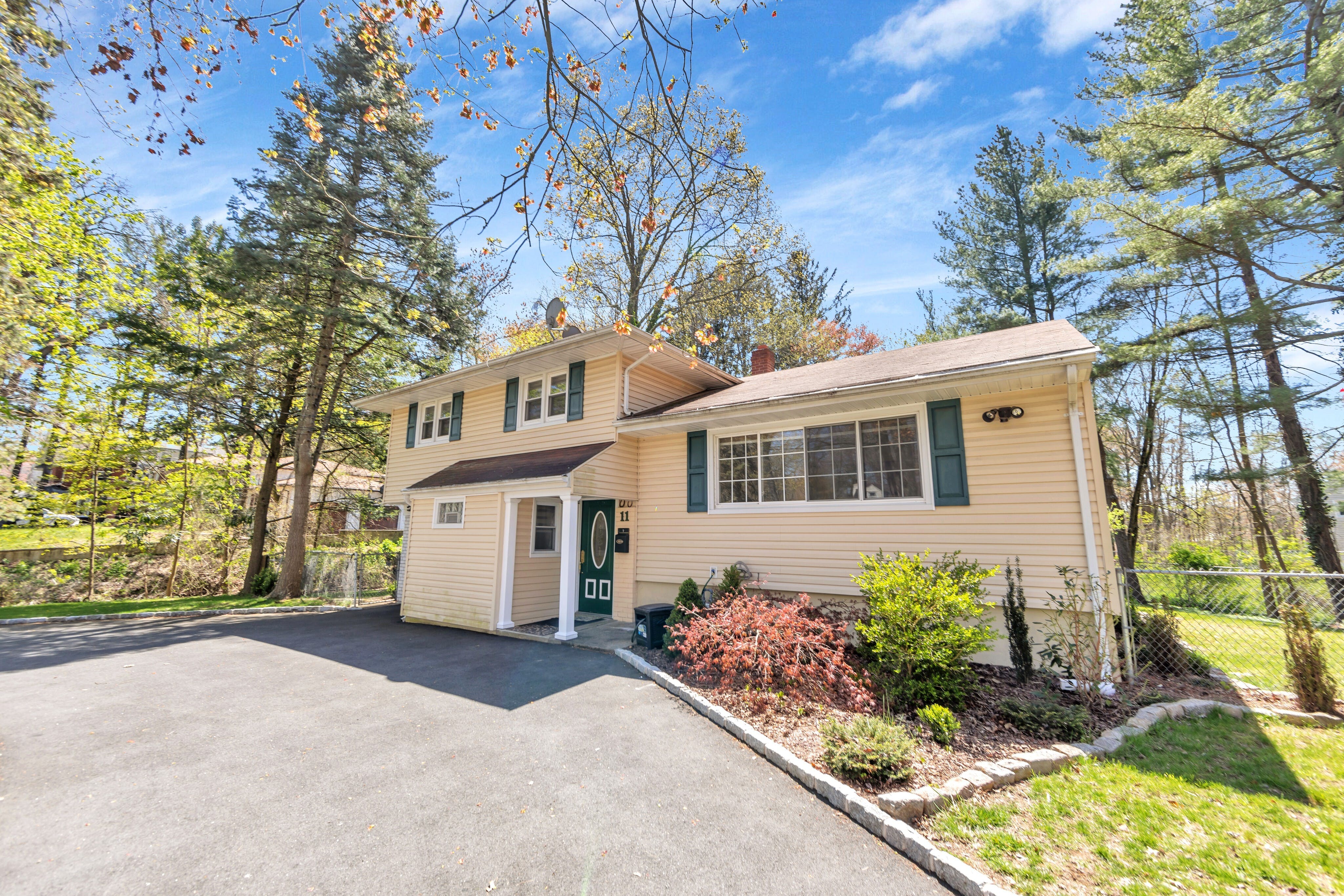 11 Meadow Street 