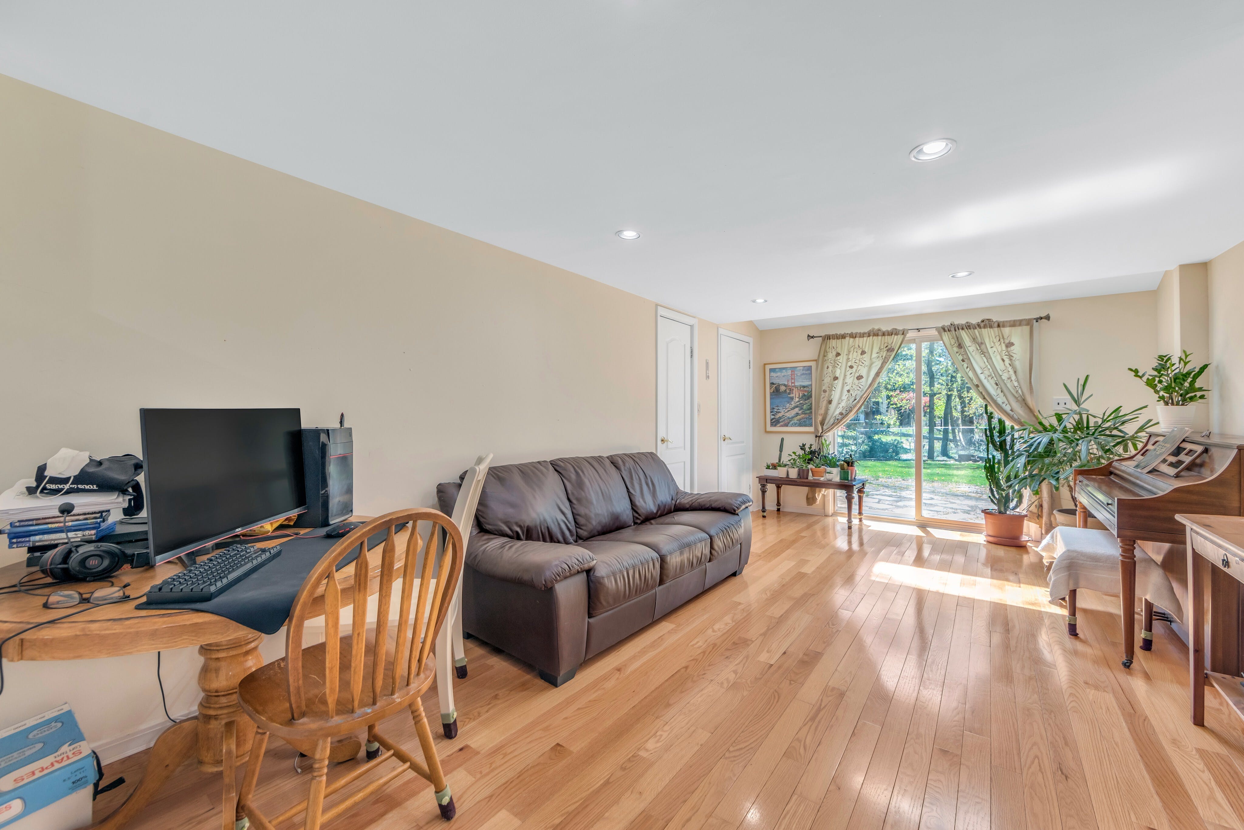 11 Meadow Street 