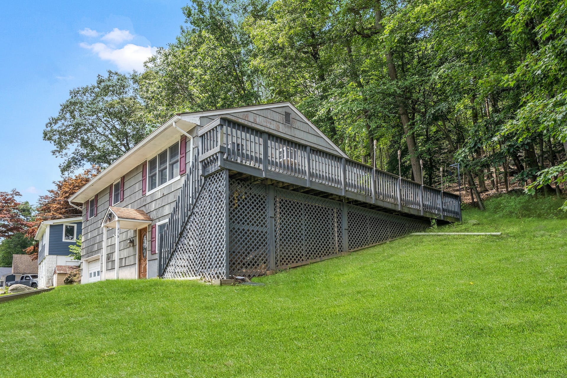 219 Lakeside Avenue