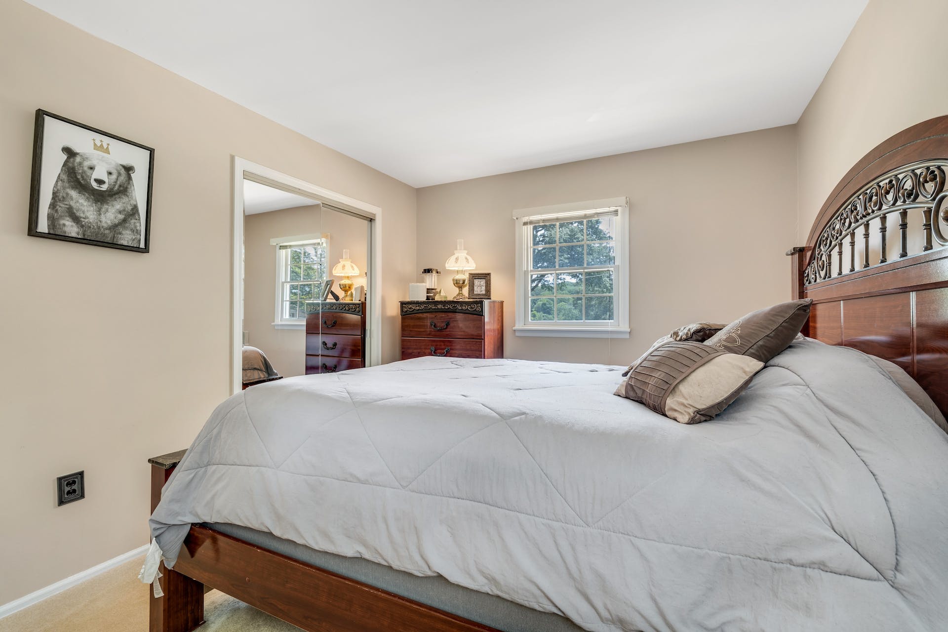 219 Lakeside Avenue