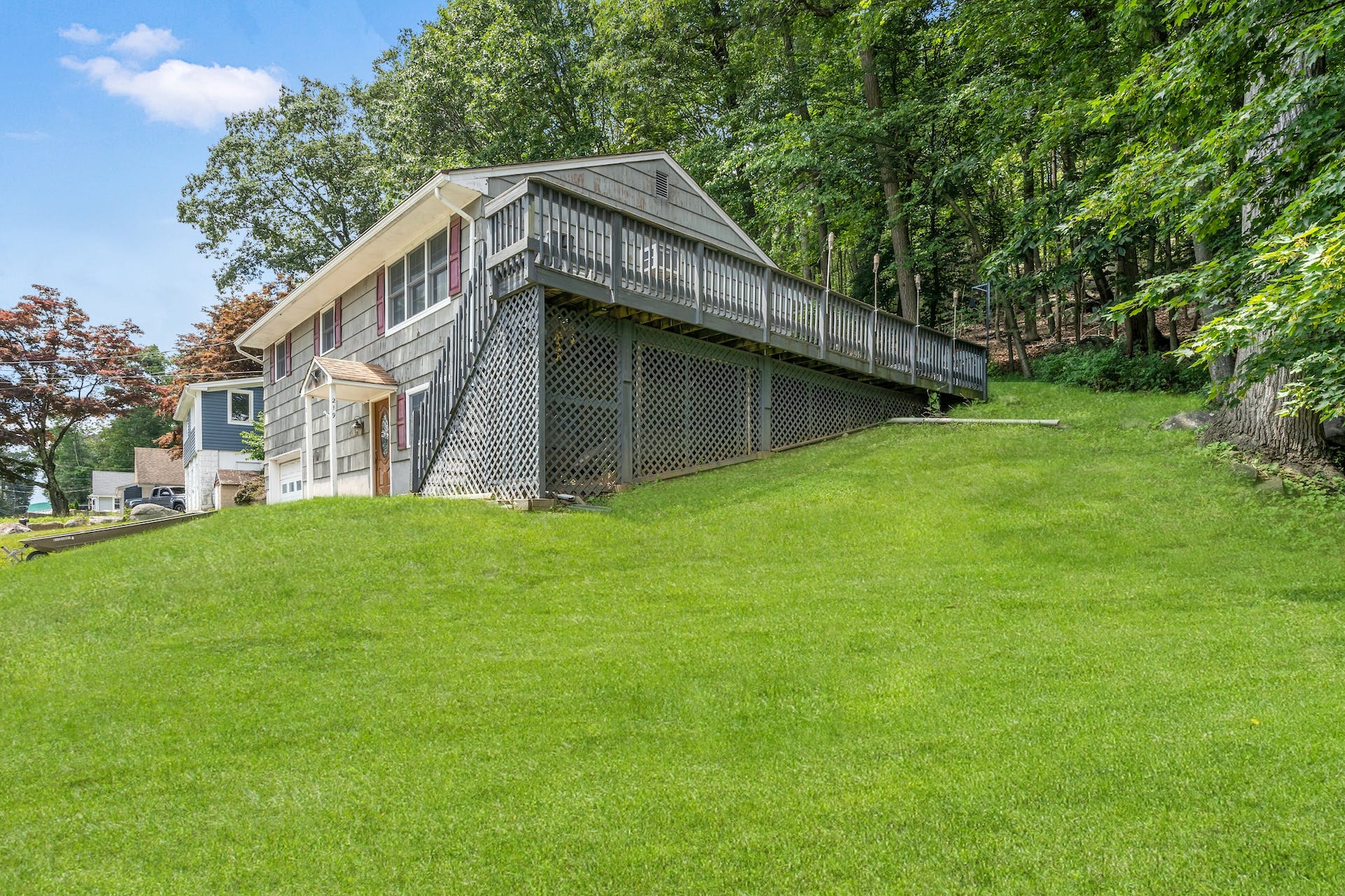 219 Lakeside Avenue