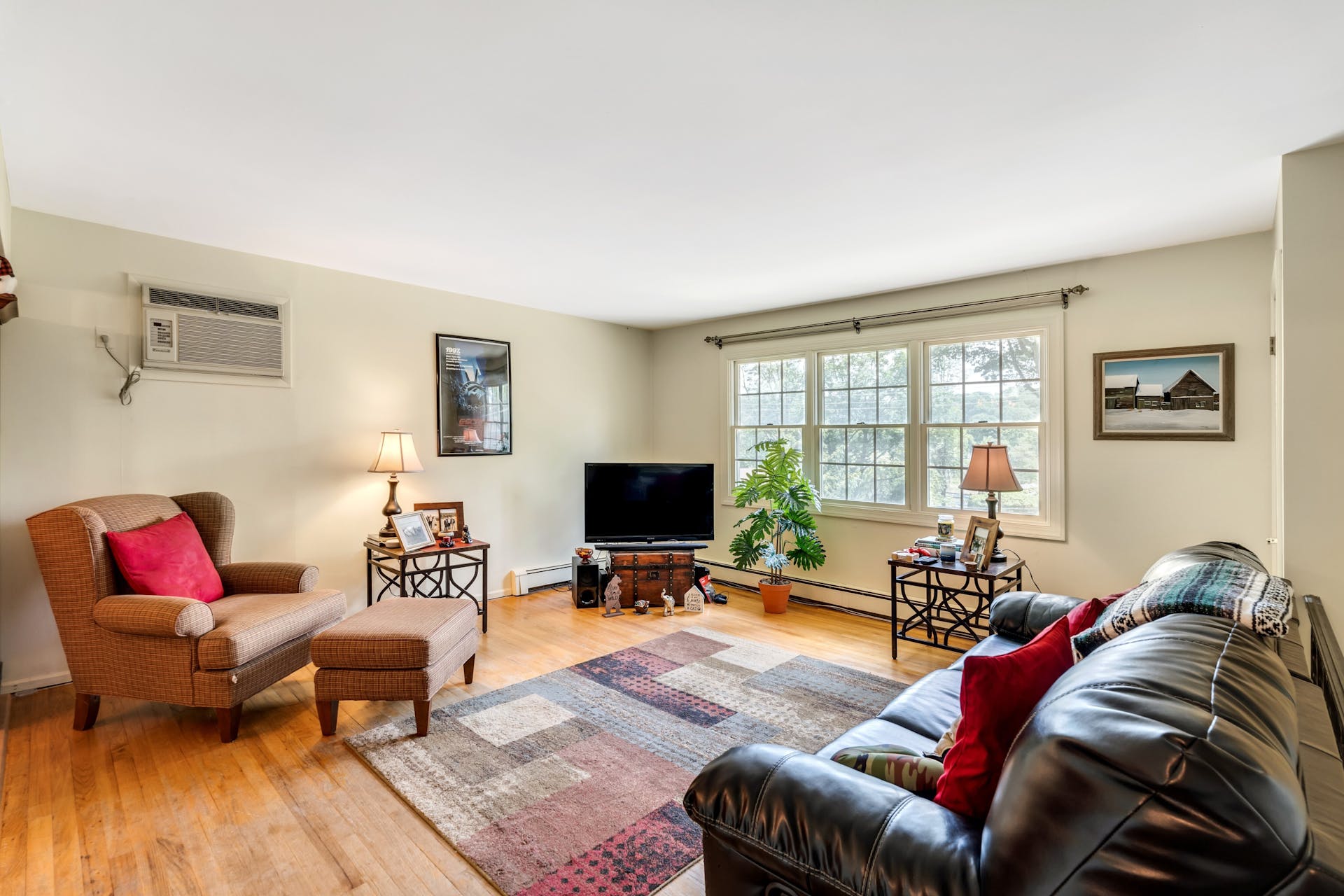 219 Lakeside Avenue