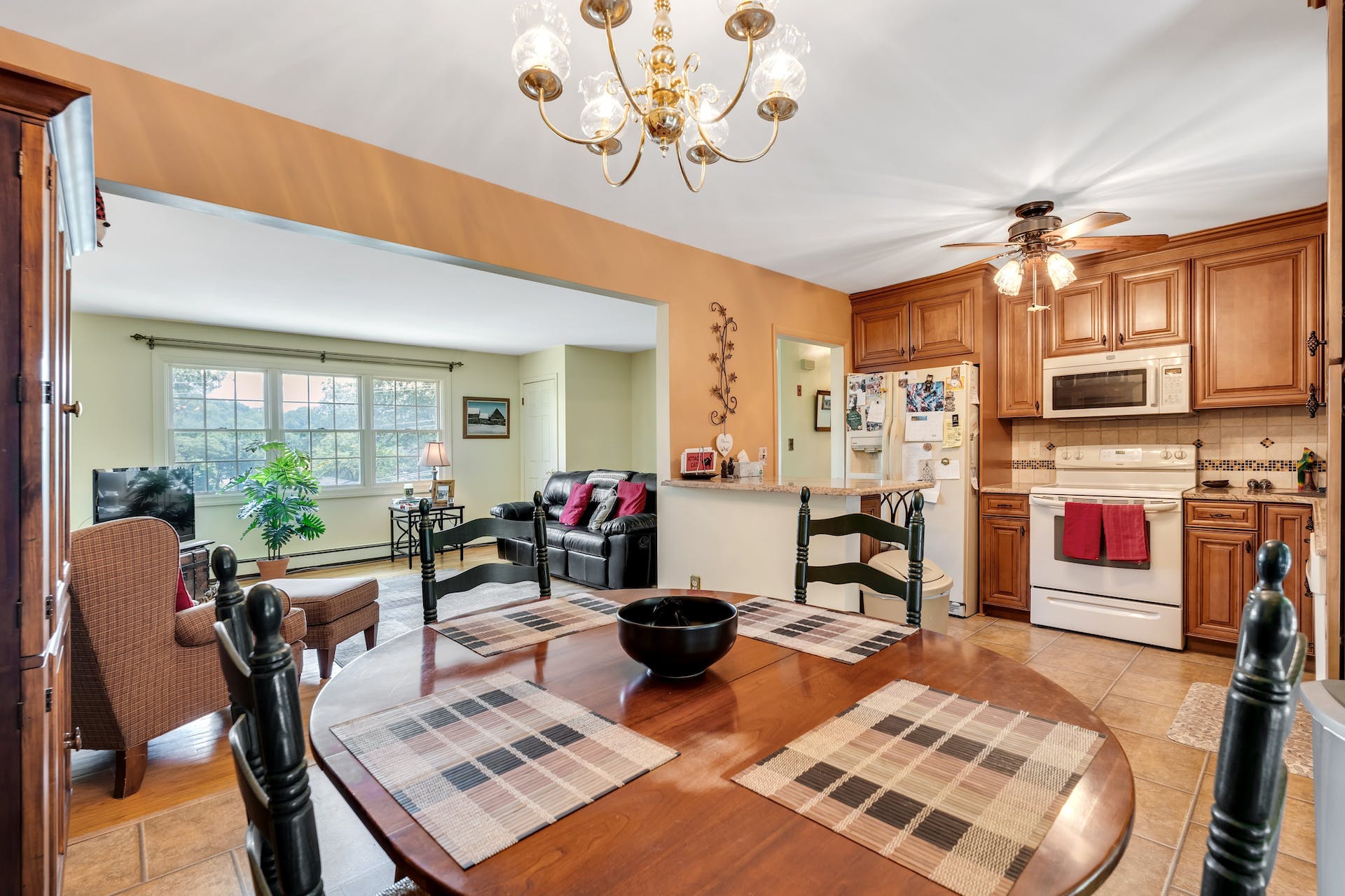 219 Lakeside Avenue