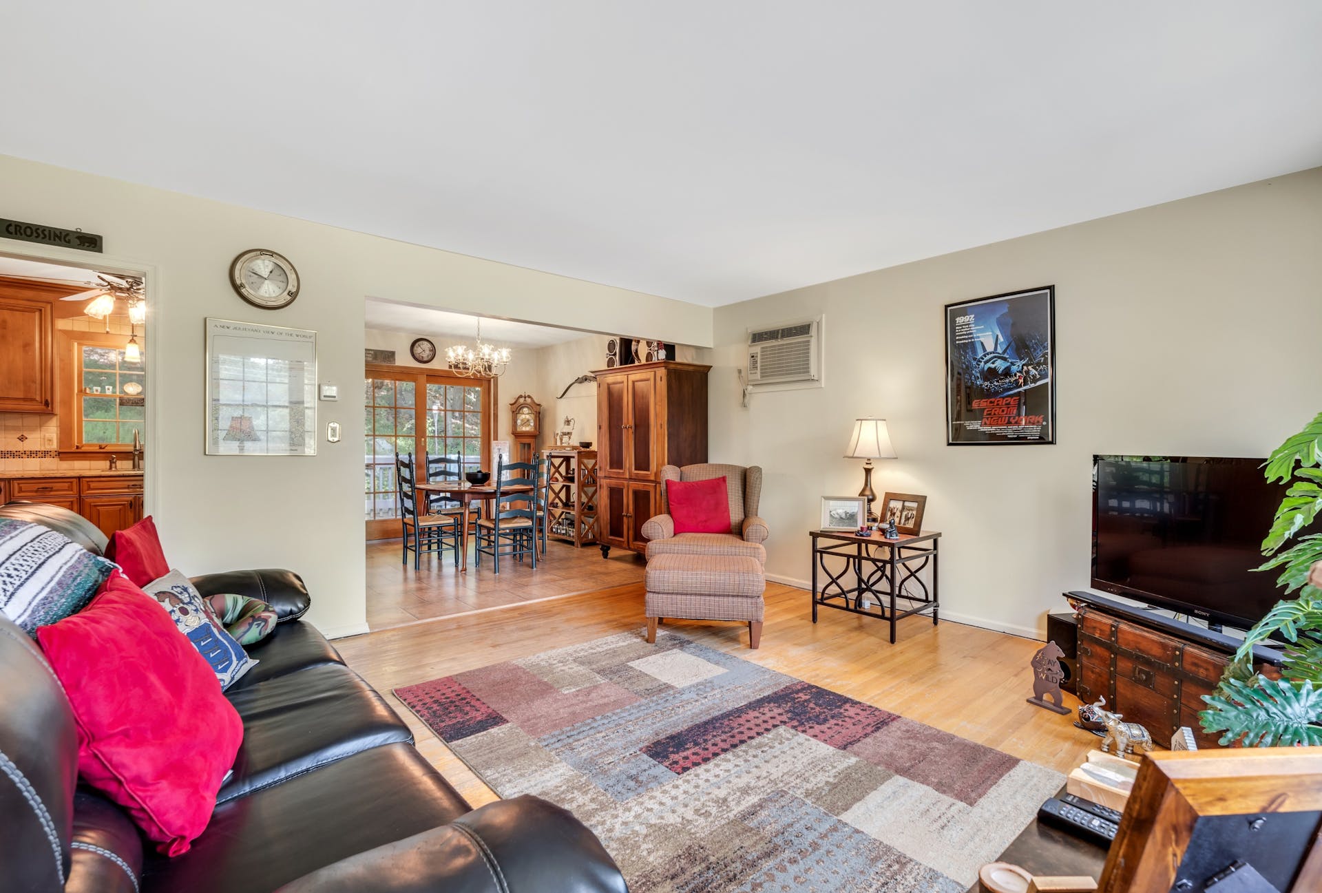 219 Lakeside Avenue