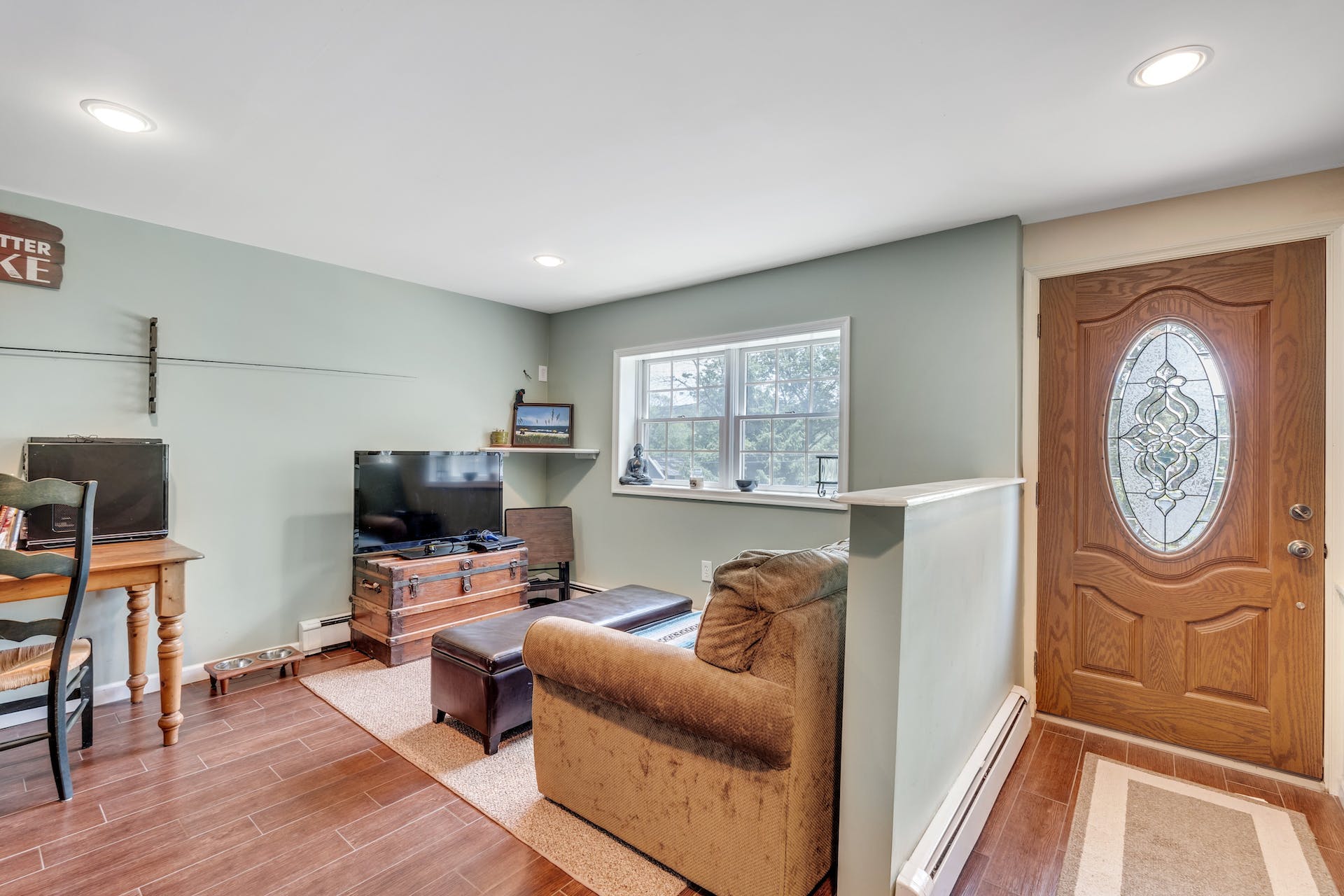 219 Lakeside Avenue
