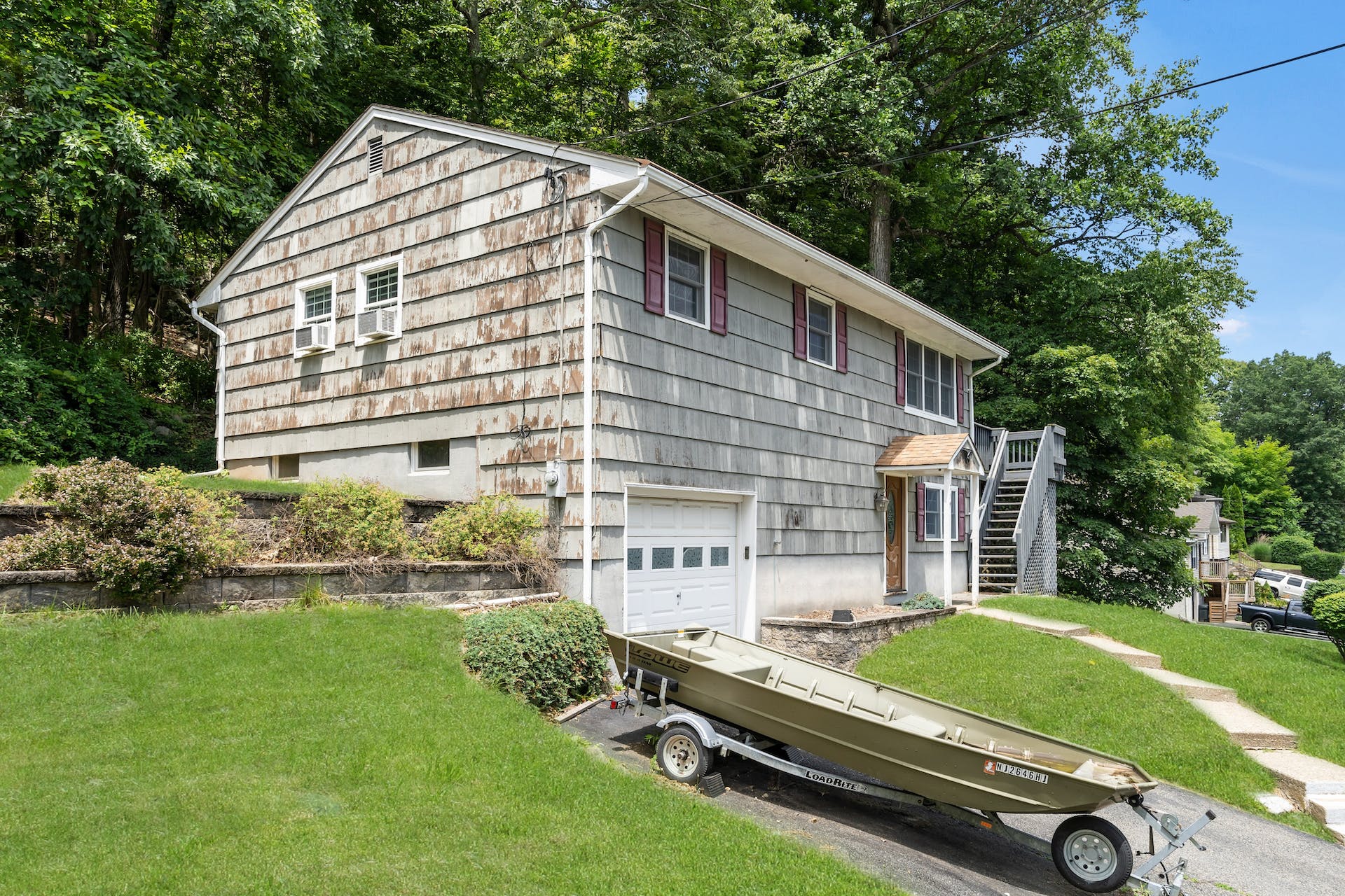 219 Lakeside Avenue