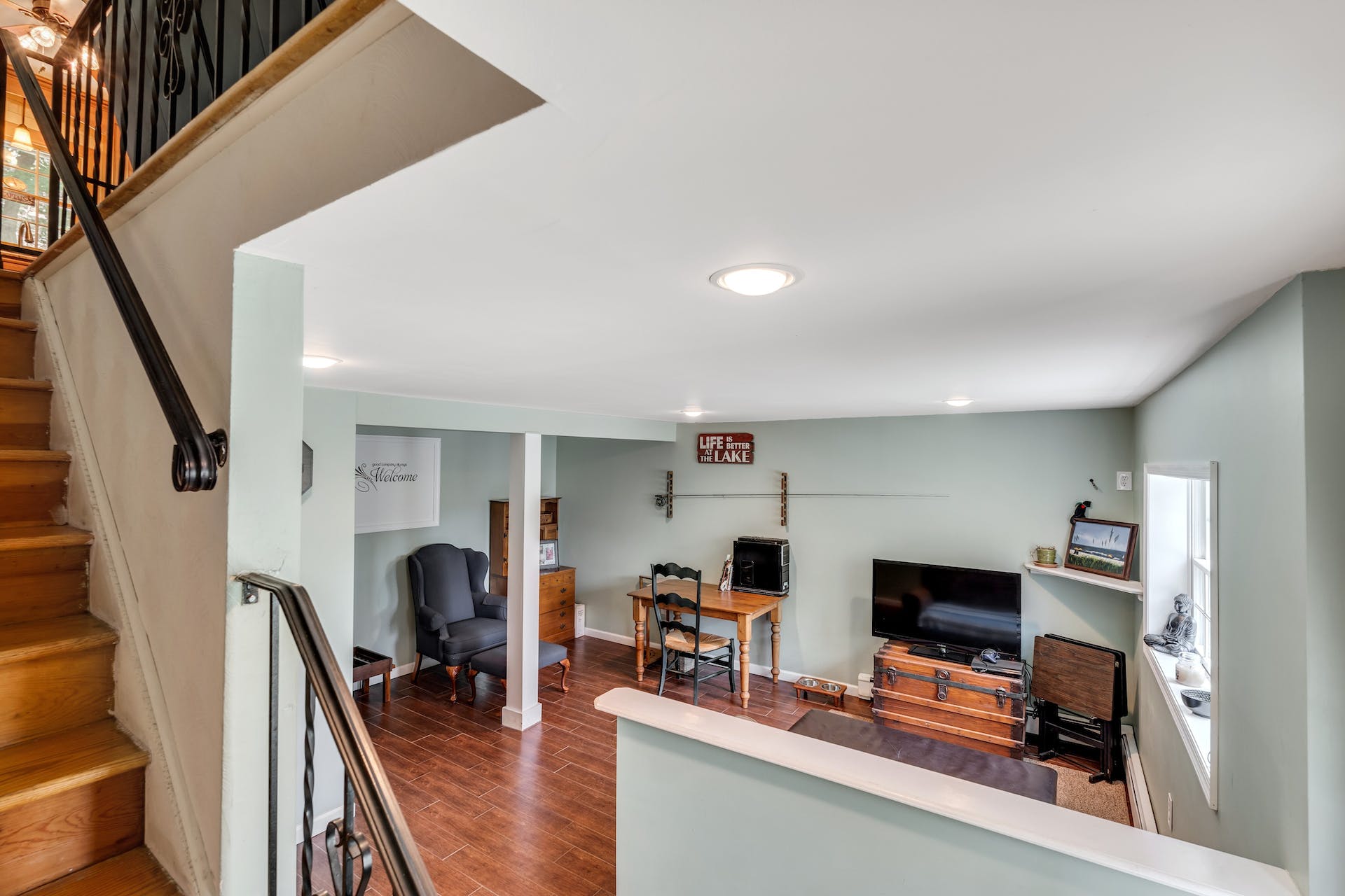 219 Lakeside Avenue
