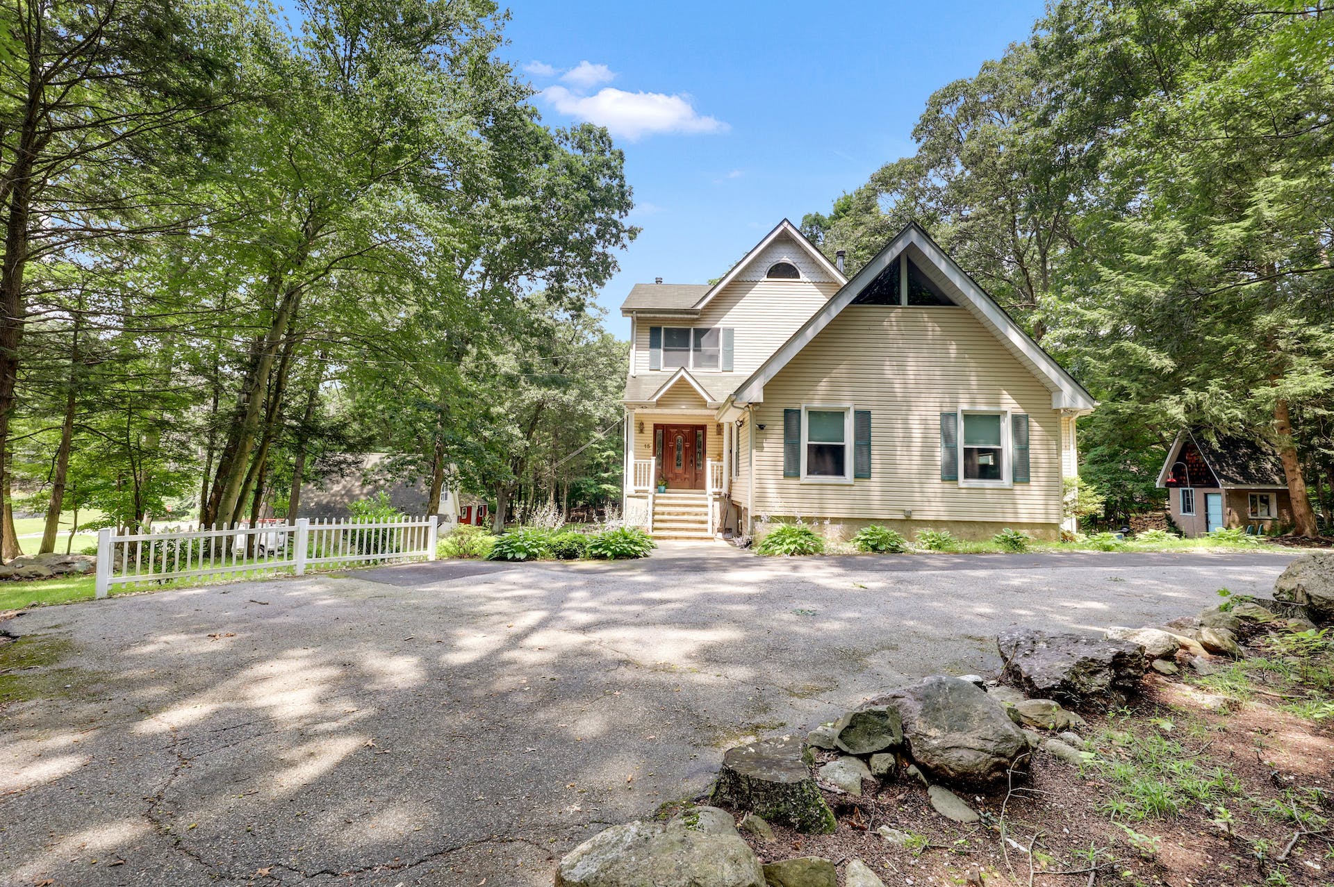 15 Lilly Road 